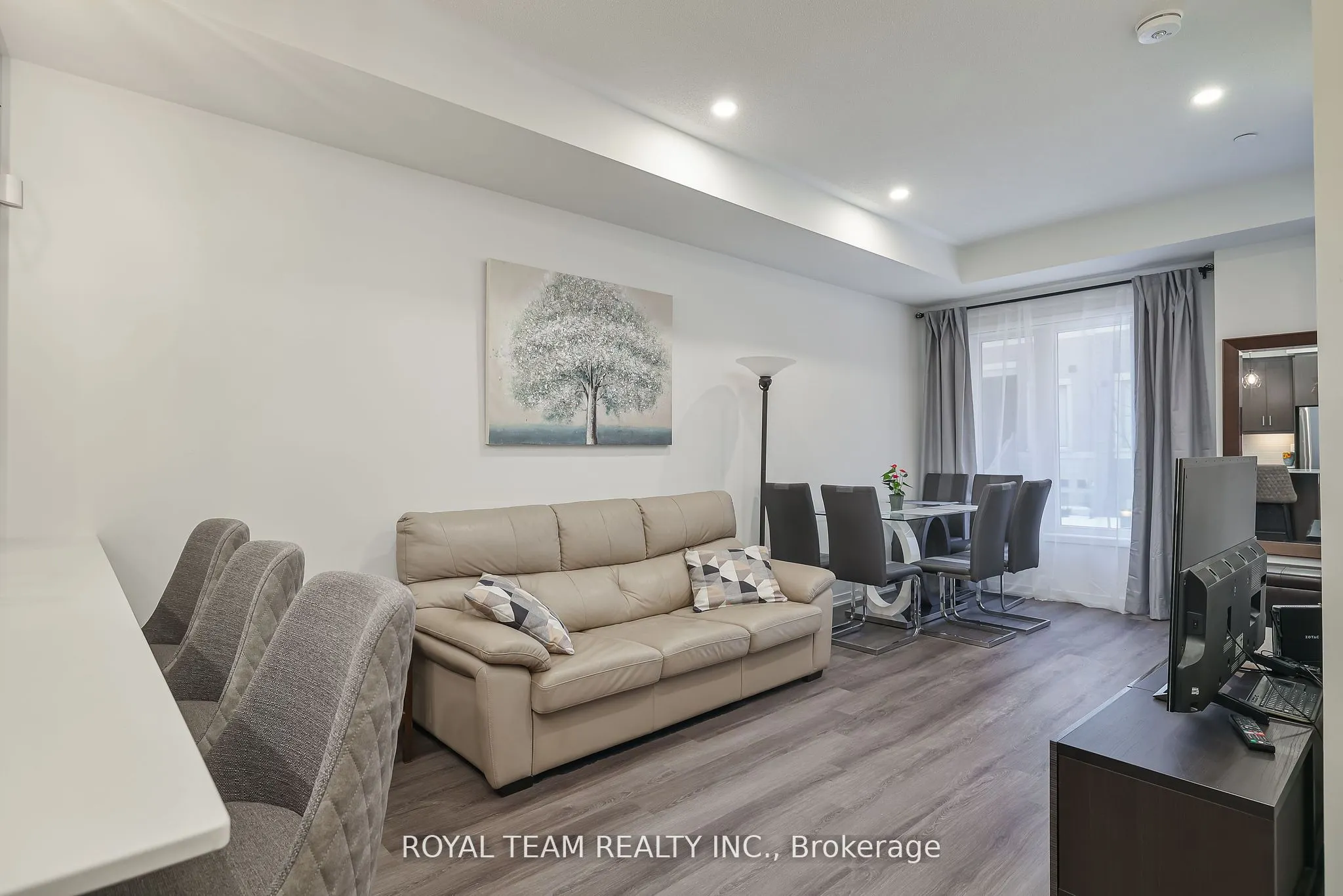 131 Honeycrisp Crescent, #224