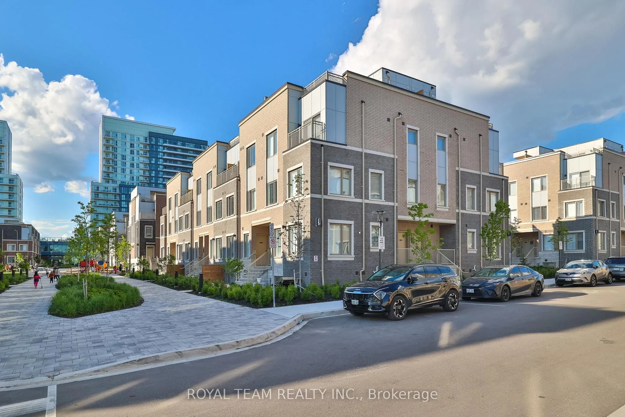 131 Honeycrisp Crescent, #224