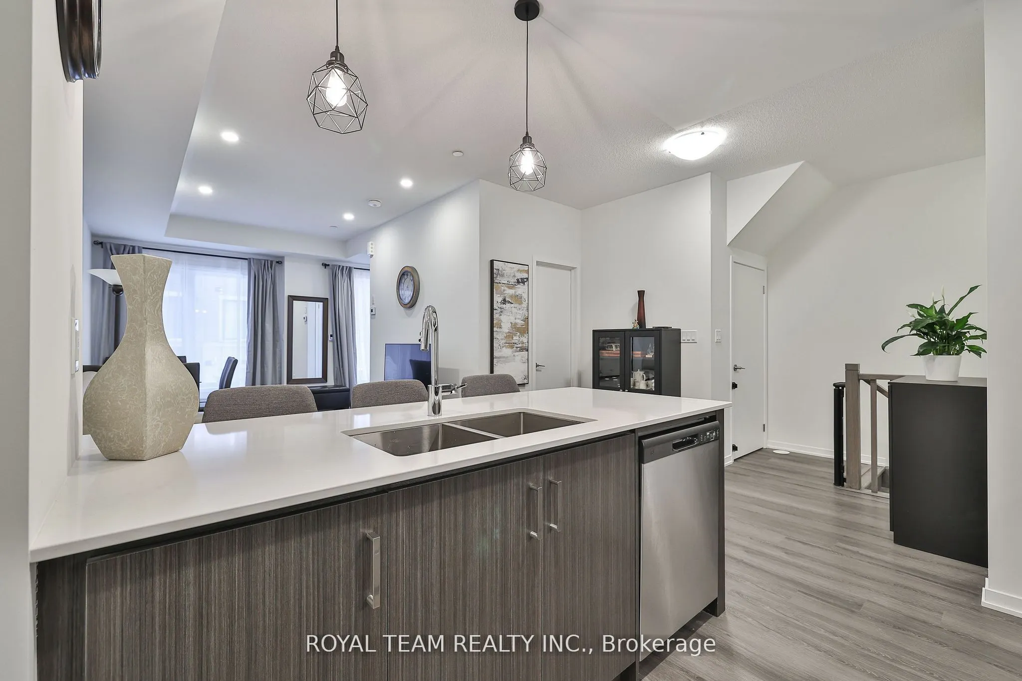 131 Honeycrisp Crescent, #224