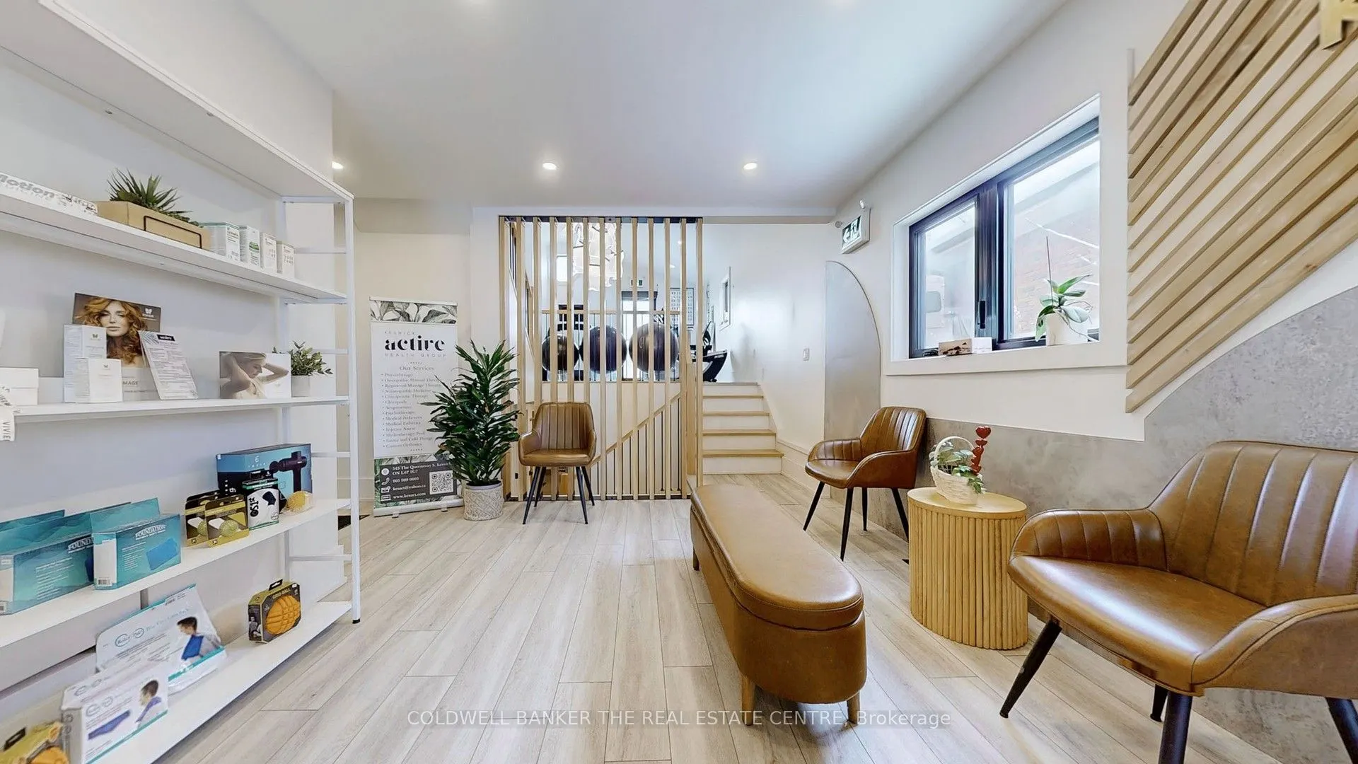 543 The Queensway S