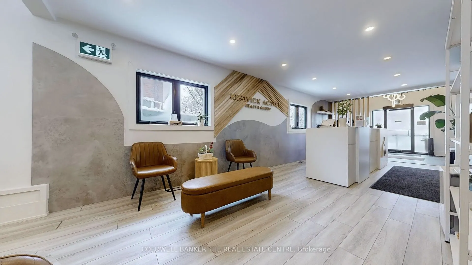 543 The Queensway S