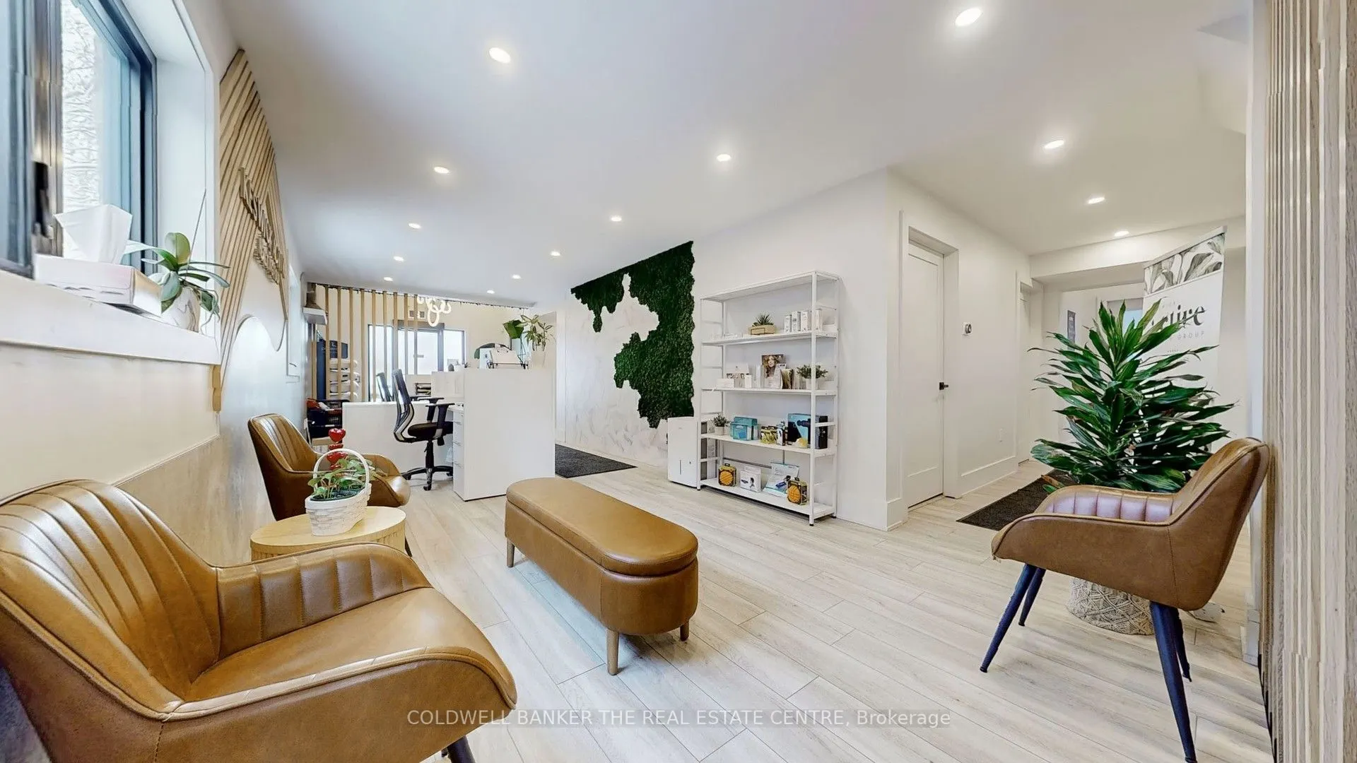 543 The Queensway S