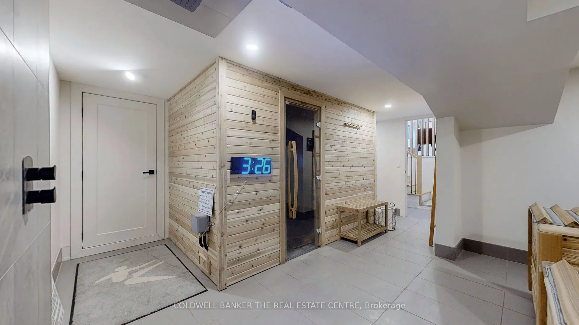 543 The Queensway S