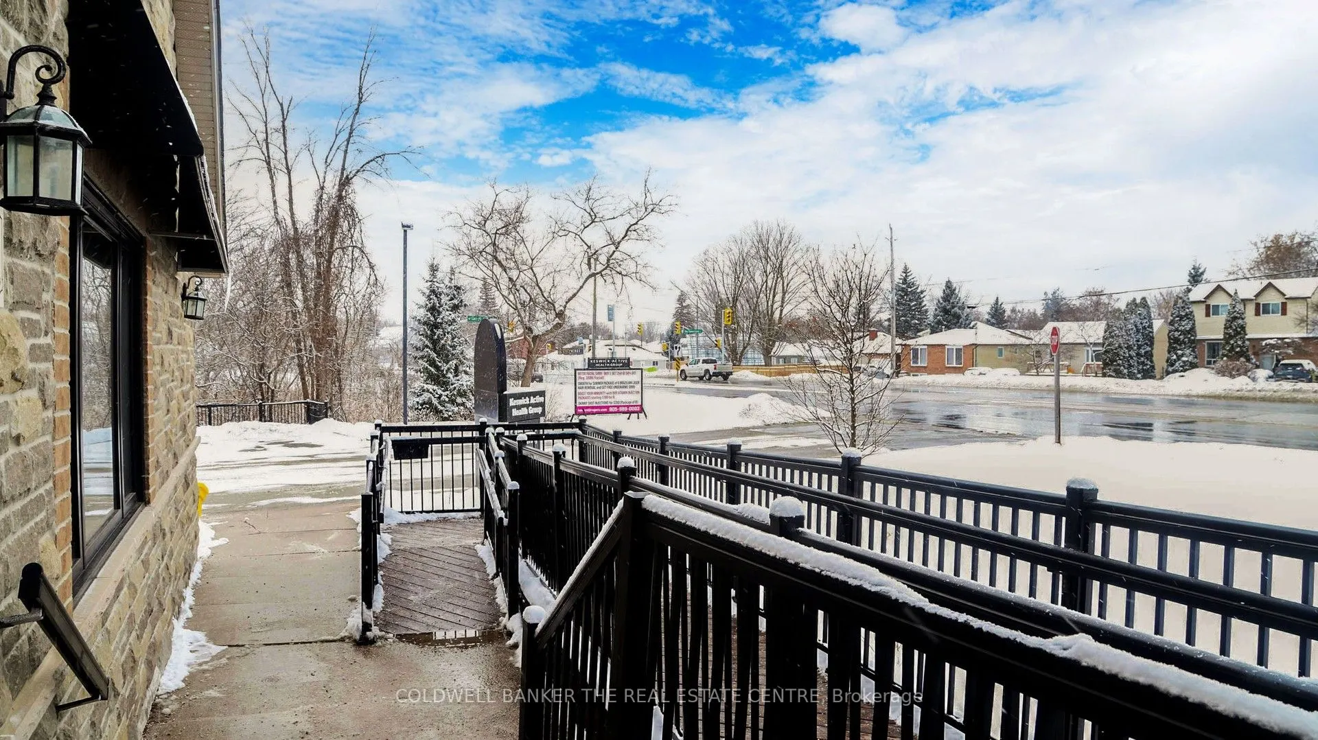 543 The Queensway S