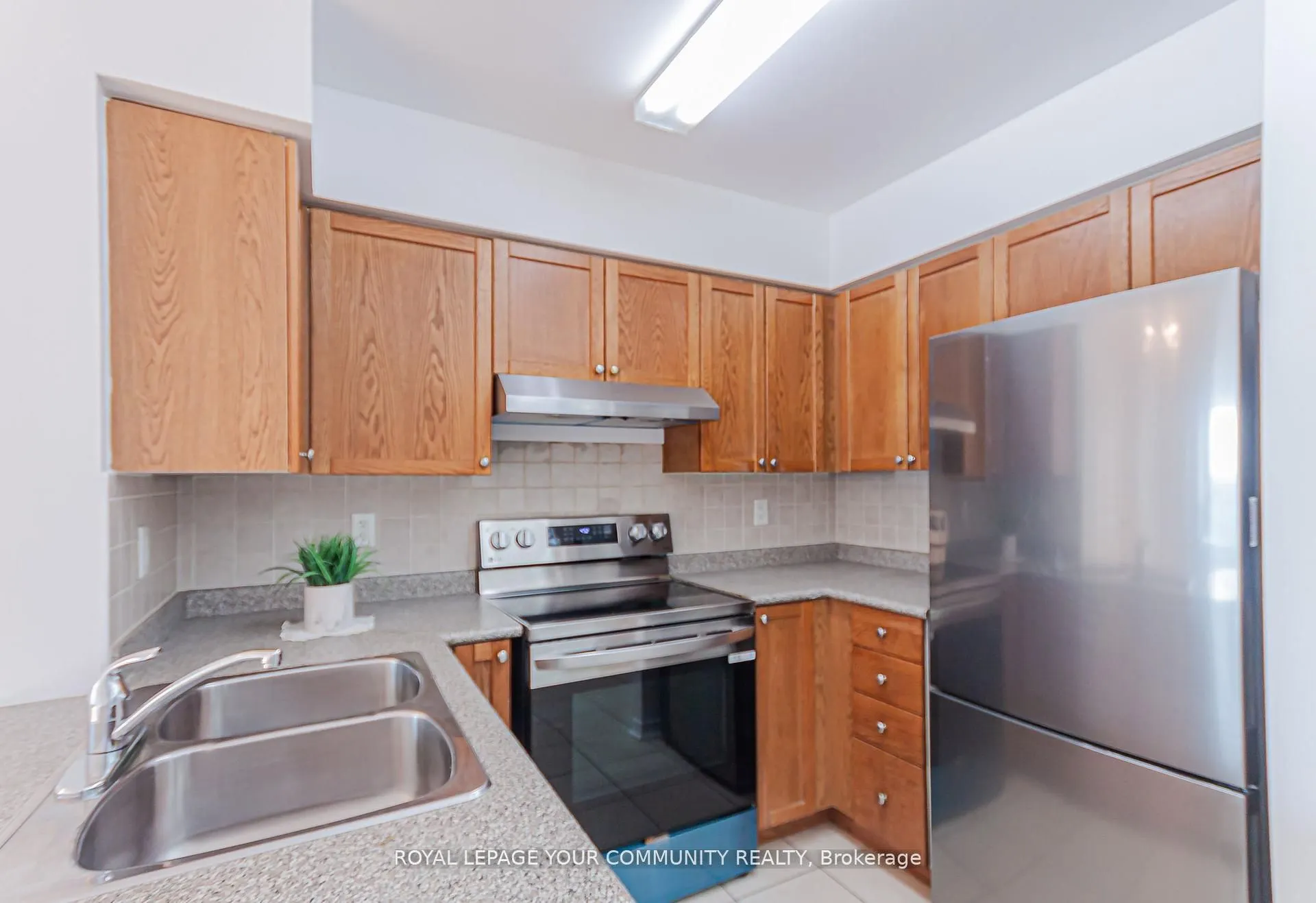 11 Oneida Crescent, #502