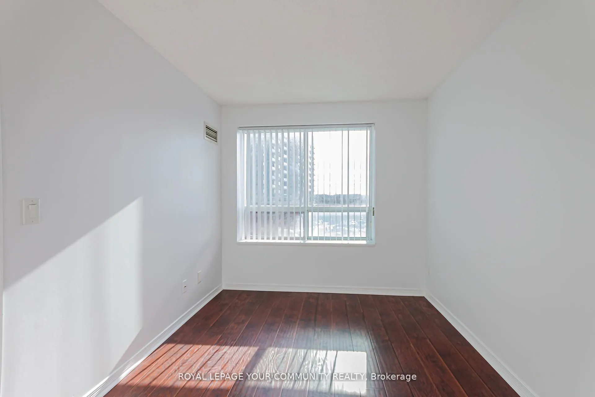 11 Oneida Crescent, #502