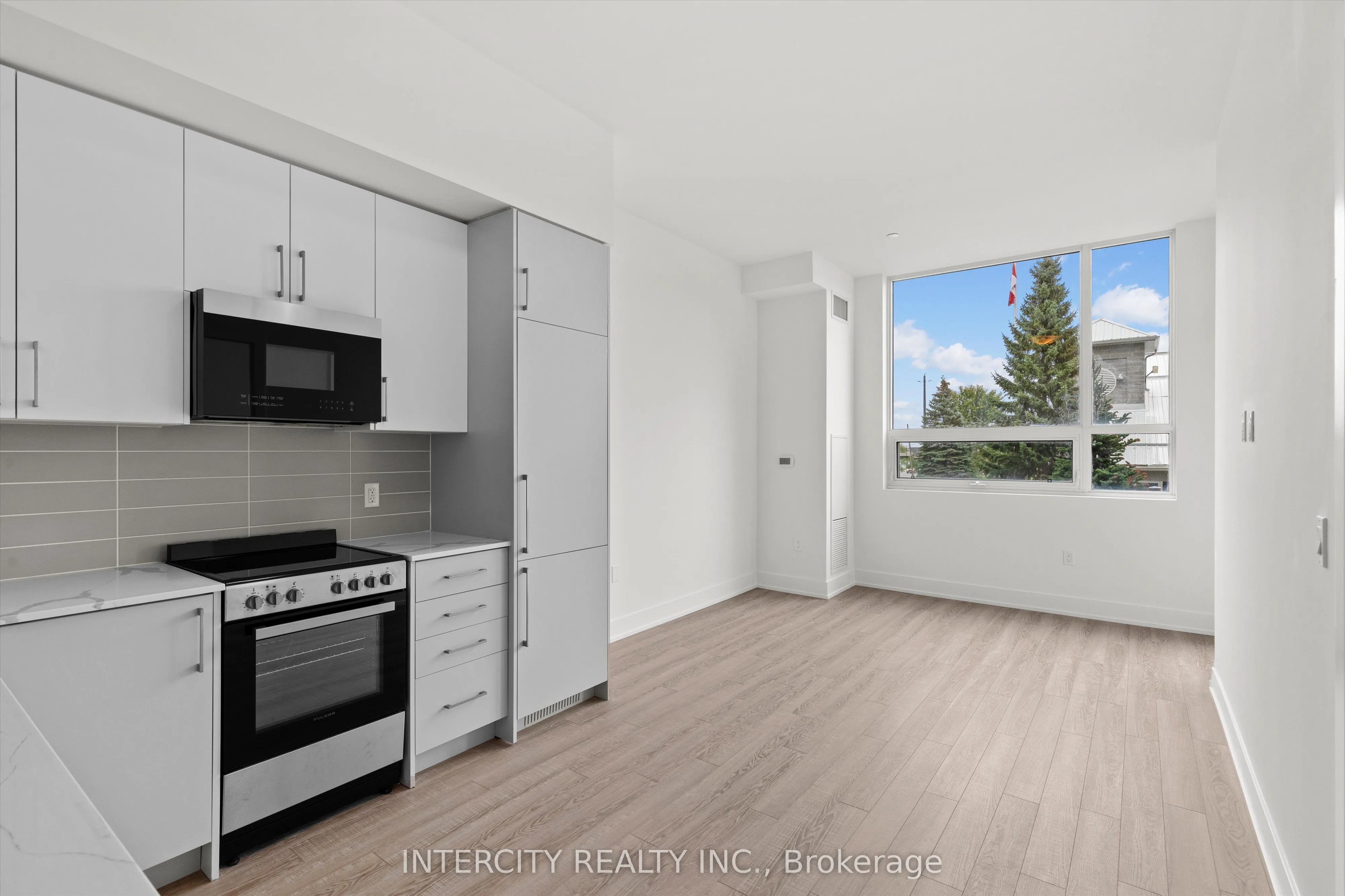 2075 King Road, #135