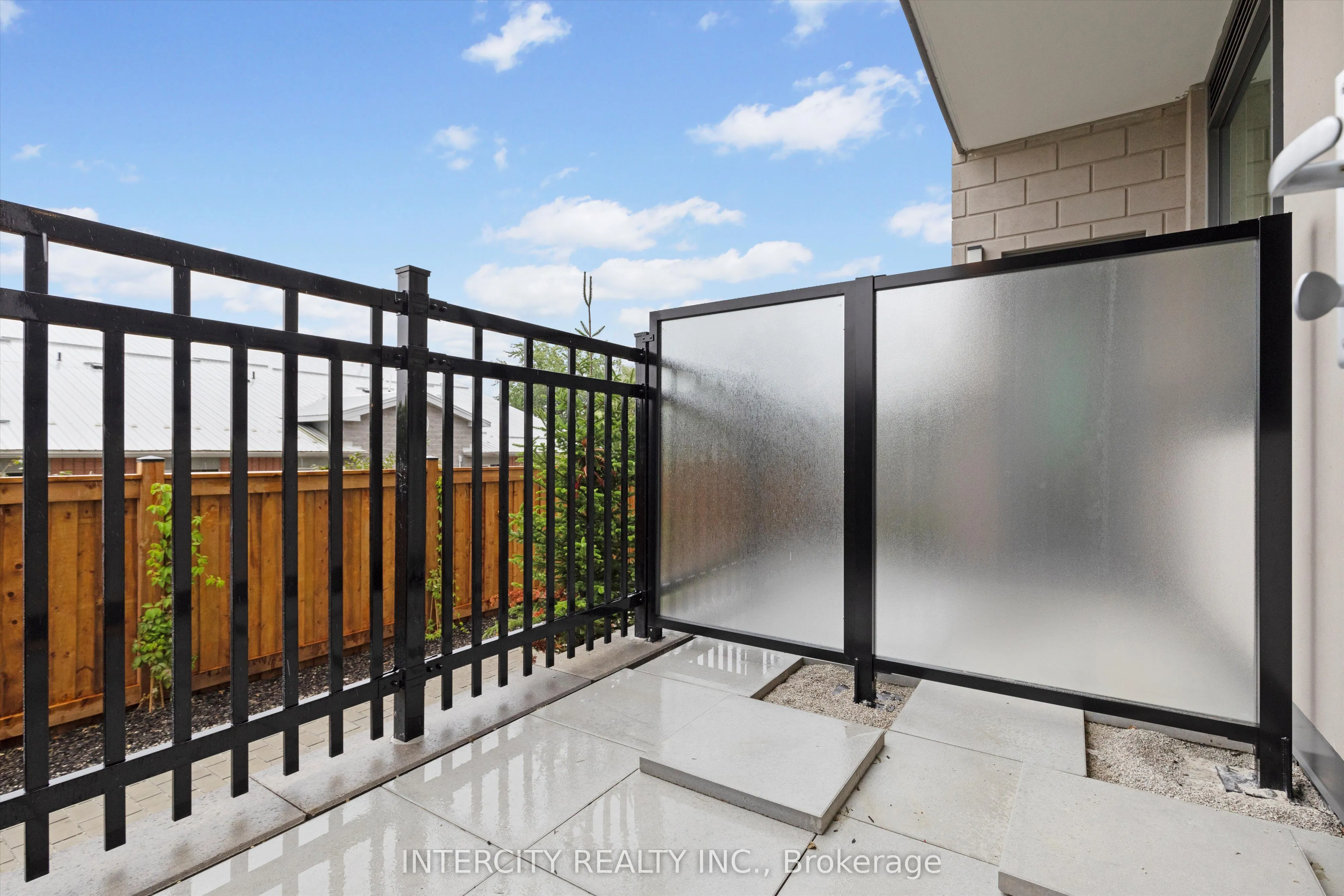 2075 King Road, #135