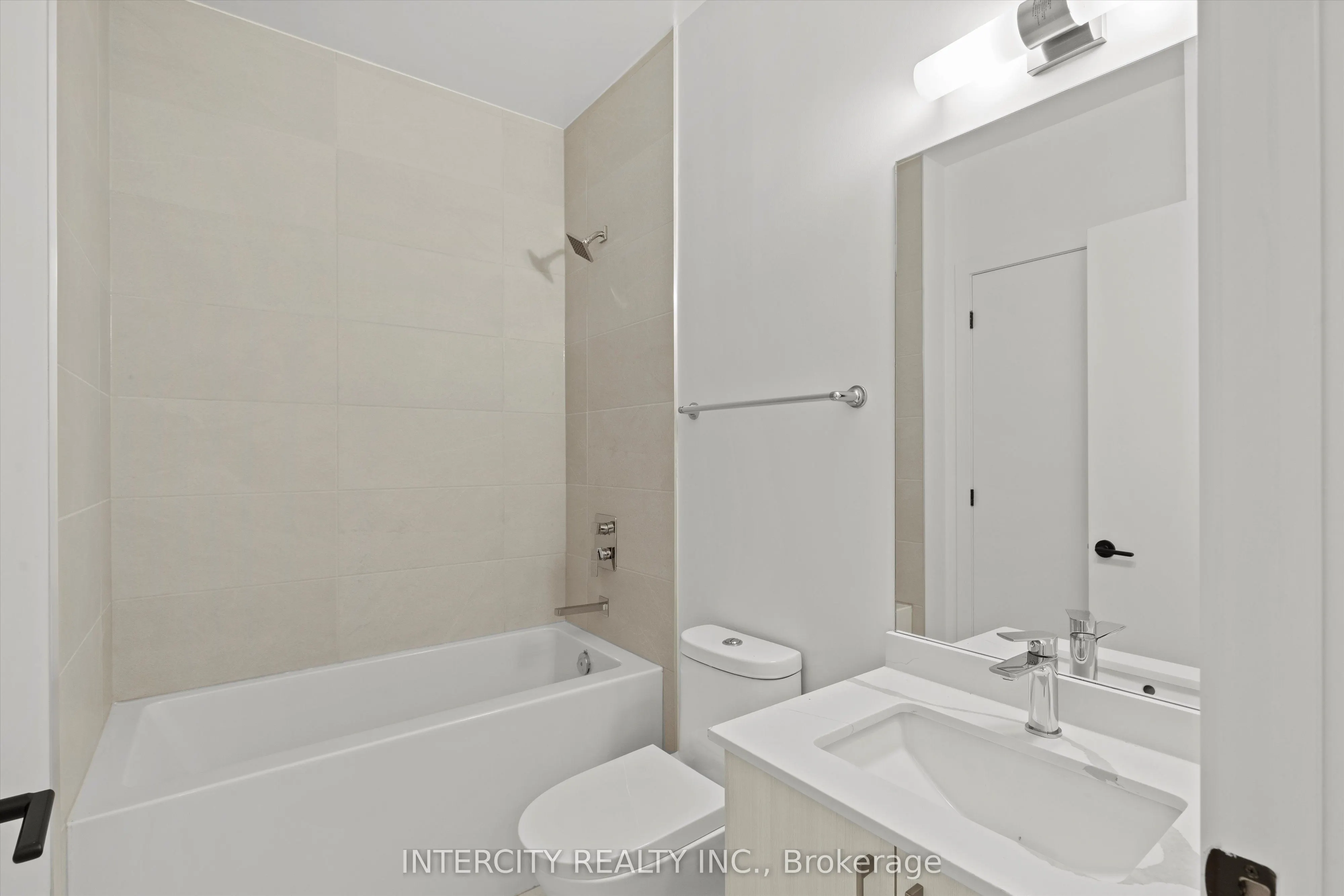 2075 King Road, #135