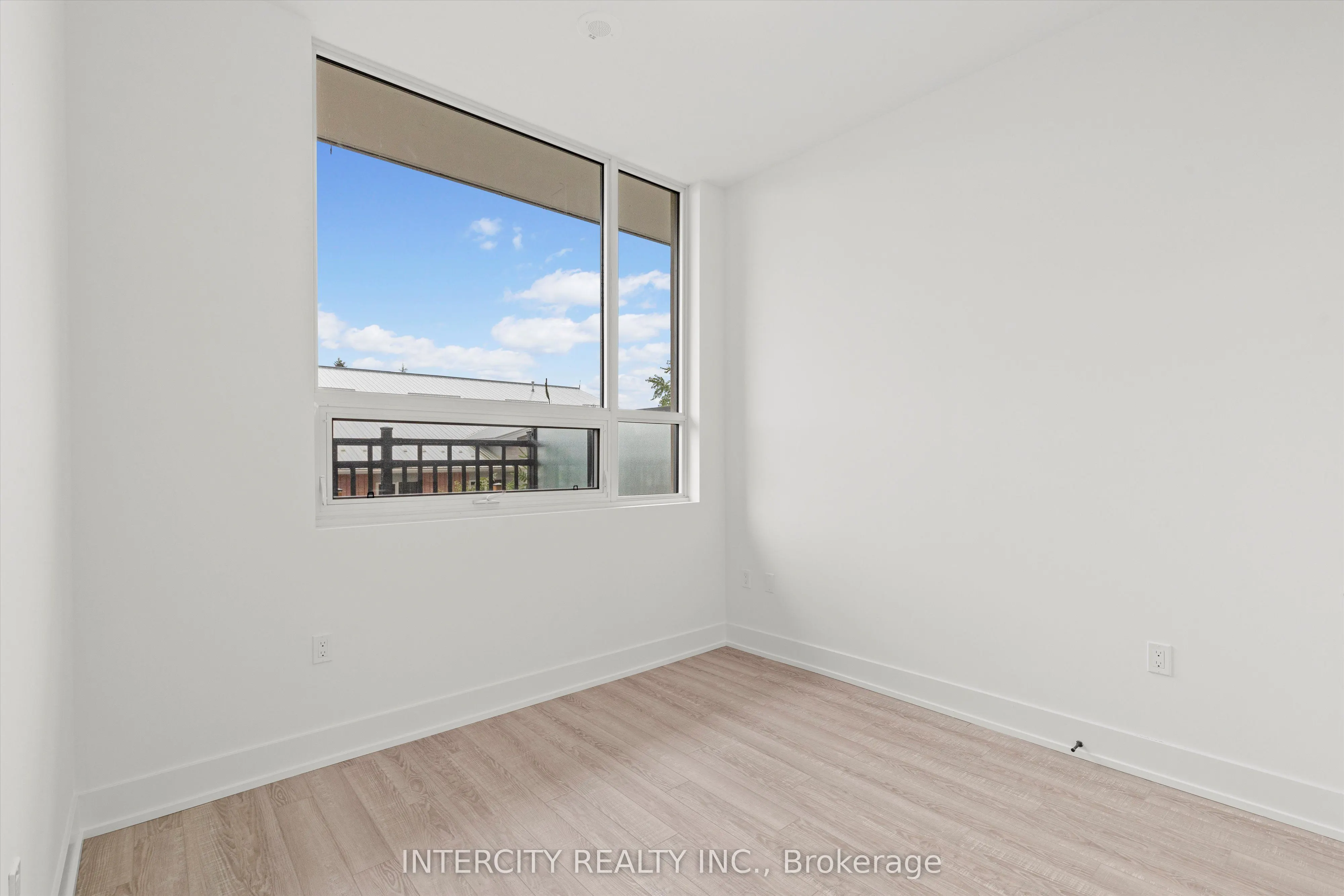2075 King Road, #135
