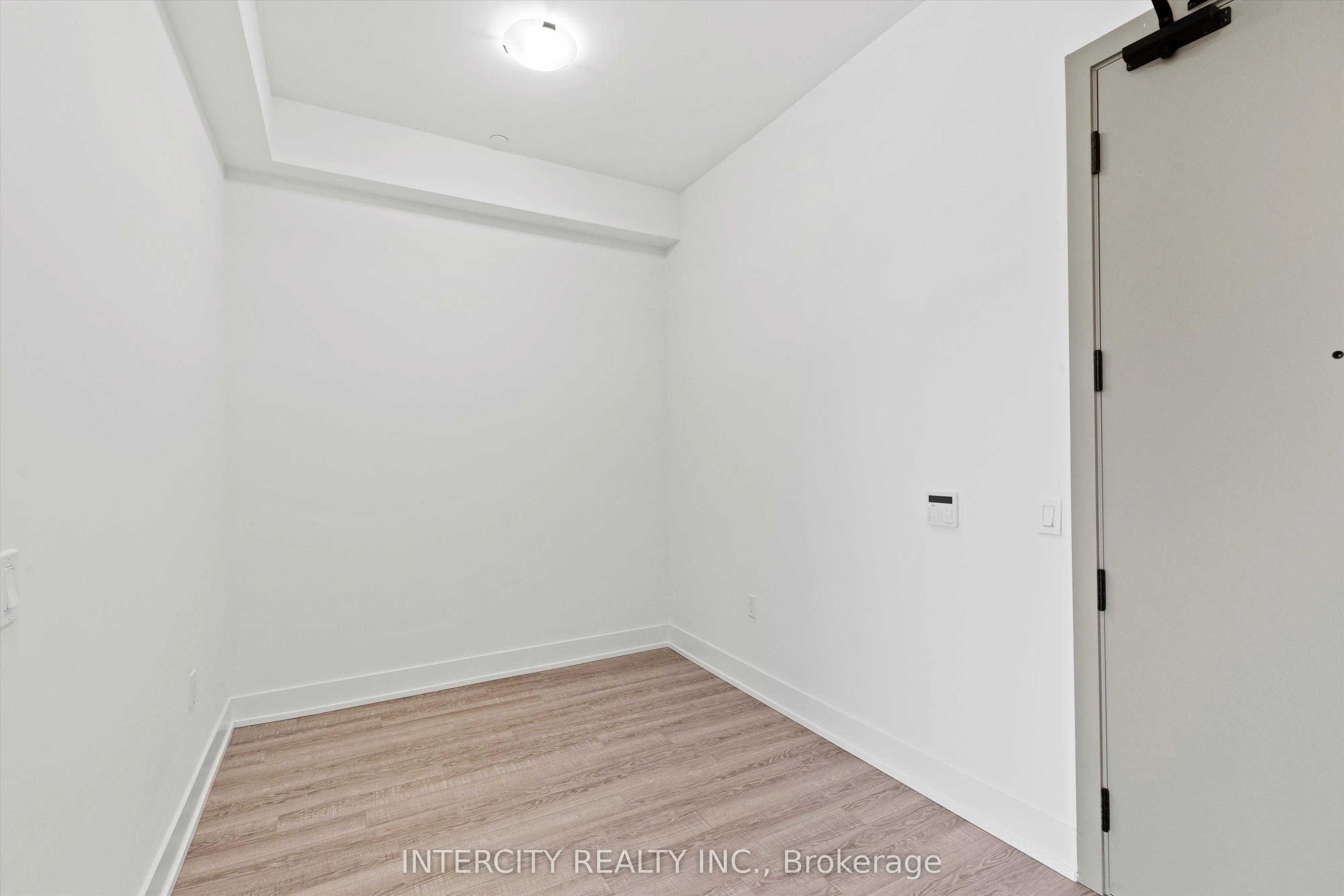 2075 King Road, #135