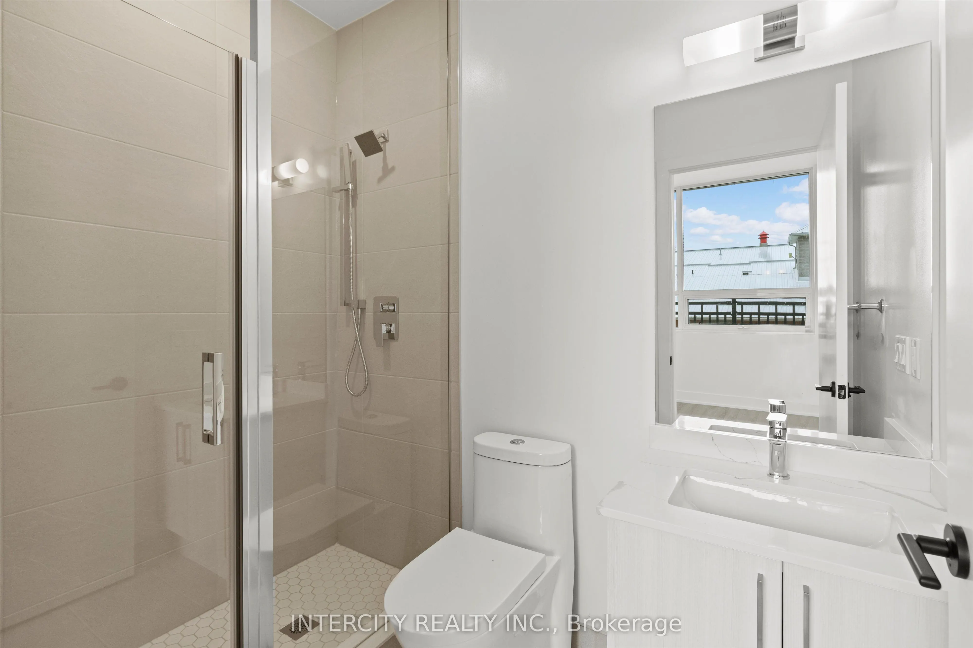 2075 King Road, #135