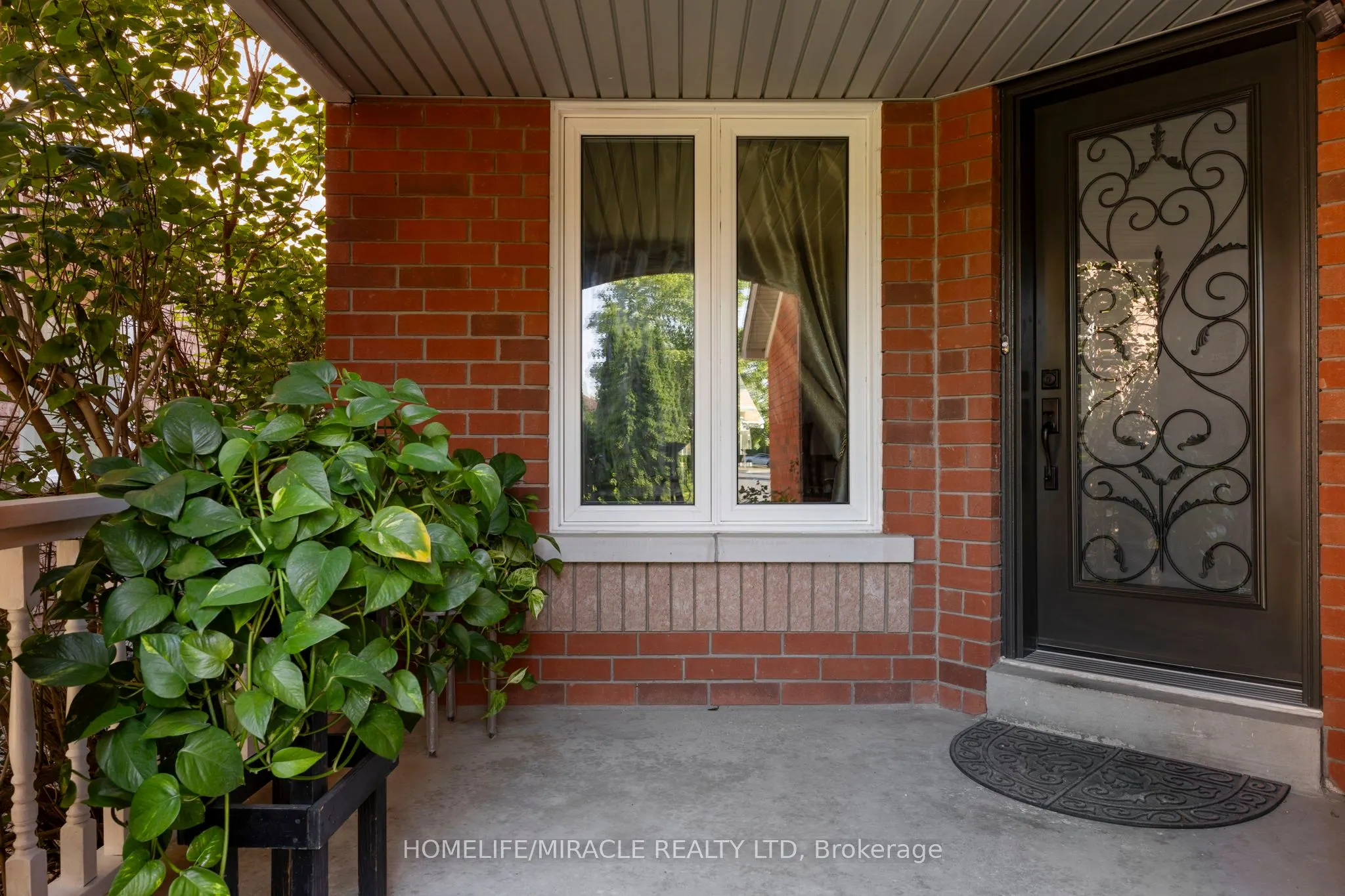 146 Roxbury Street