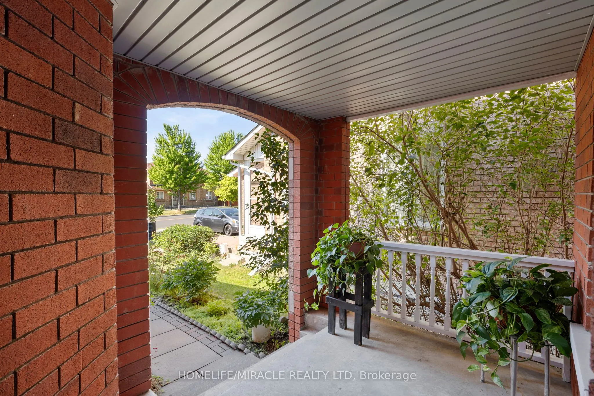 146 Roxbury Street
