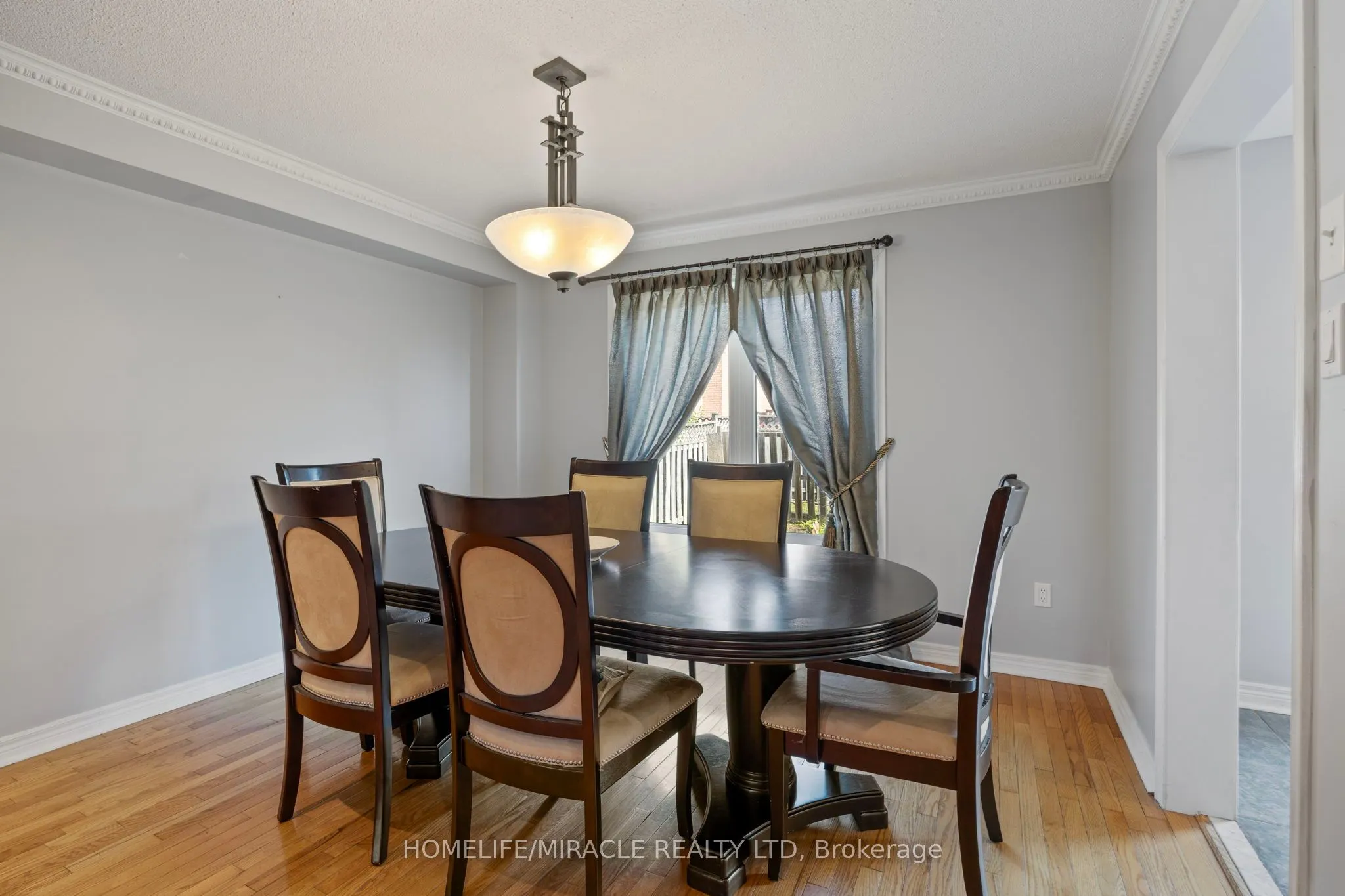 146 Roxbury Street