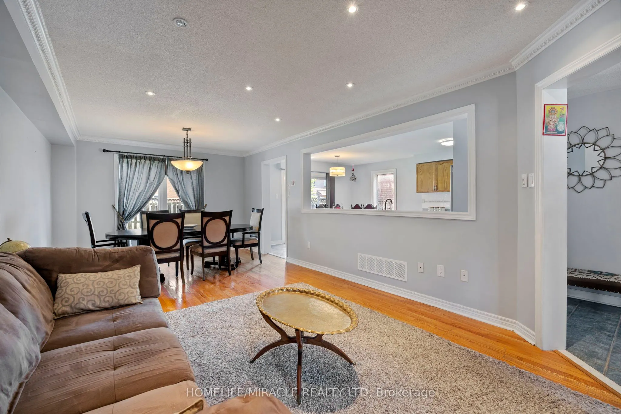 146 Roxbury Street