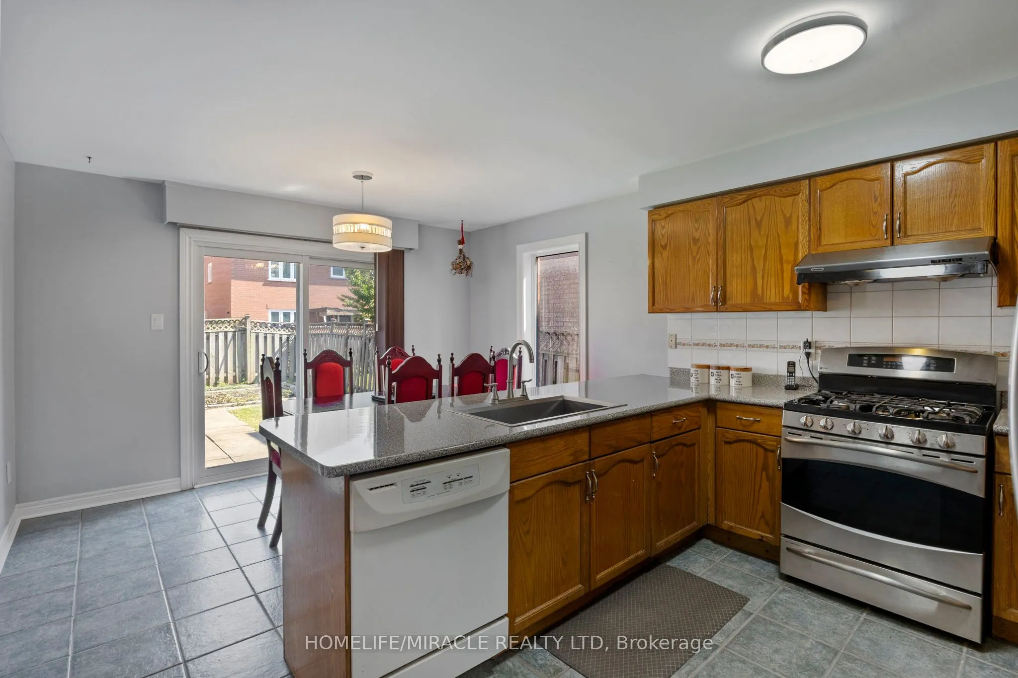 146 Roxbury Street
