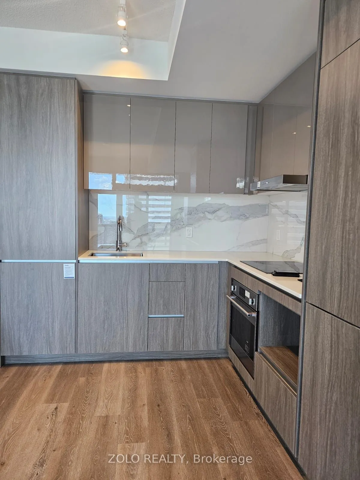 28 Interchange Way, #3503
