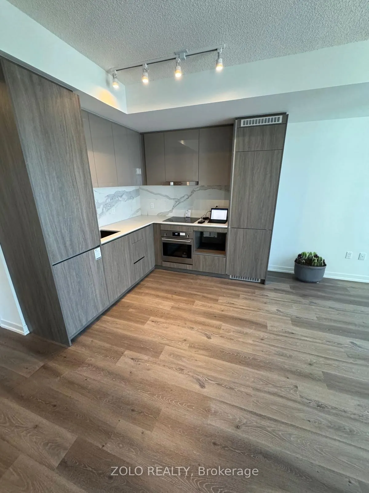 28 Interchange Way, #3503