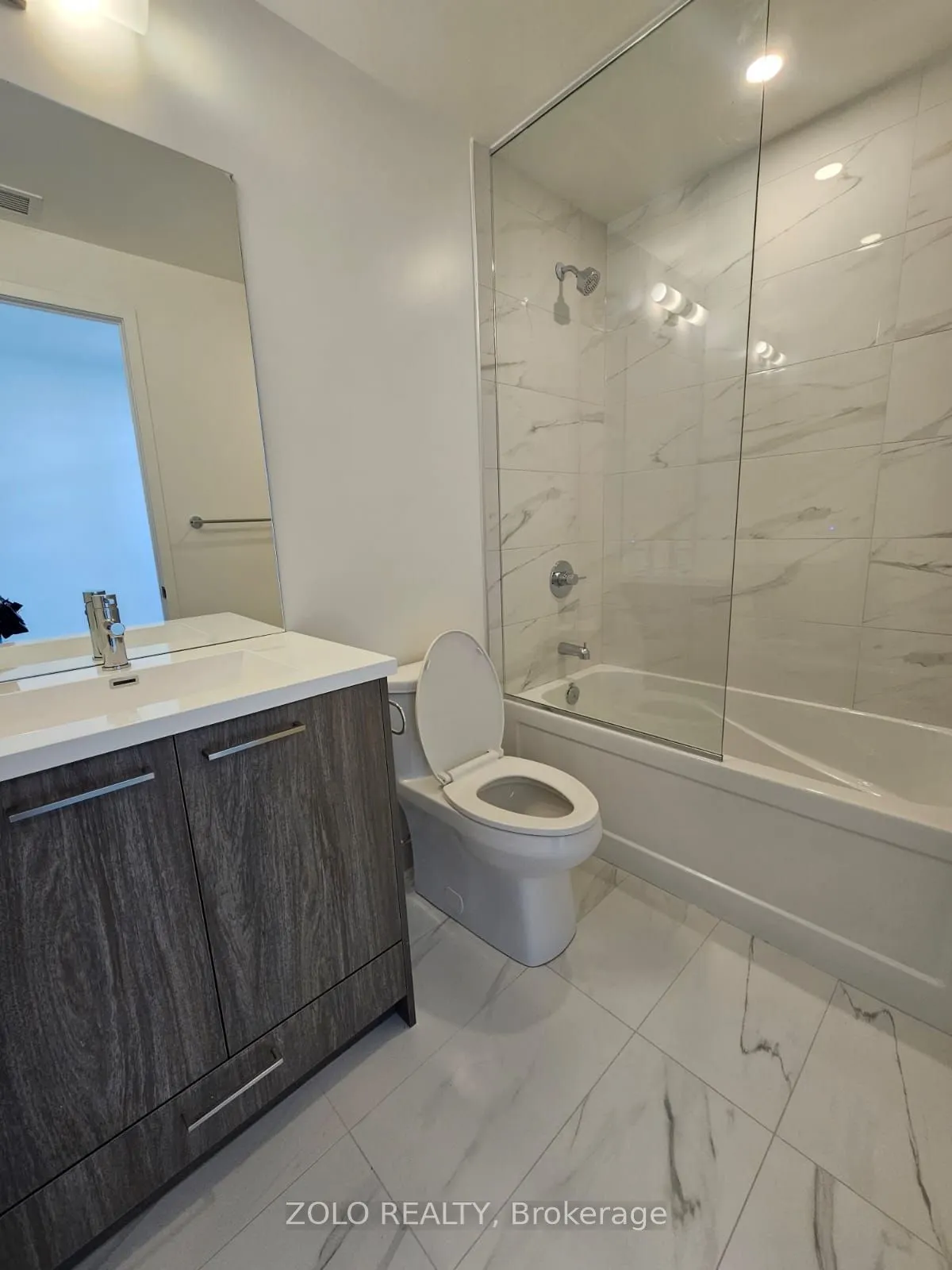 28 Interchange Way, #3503