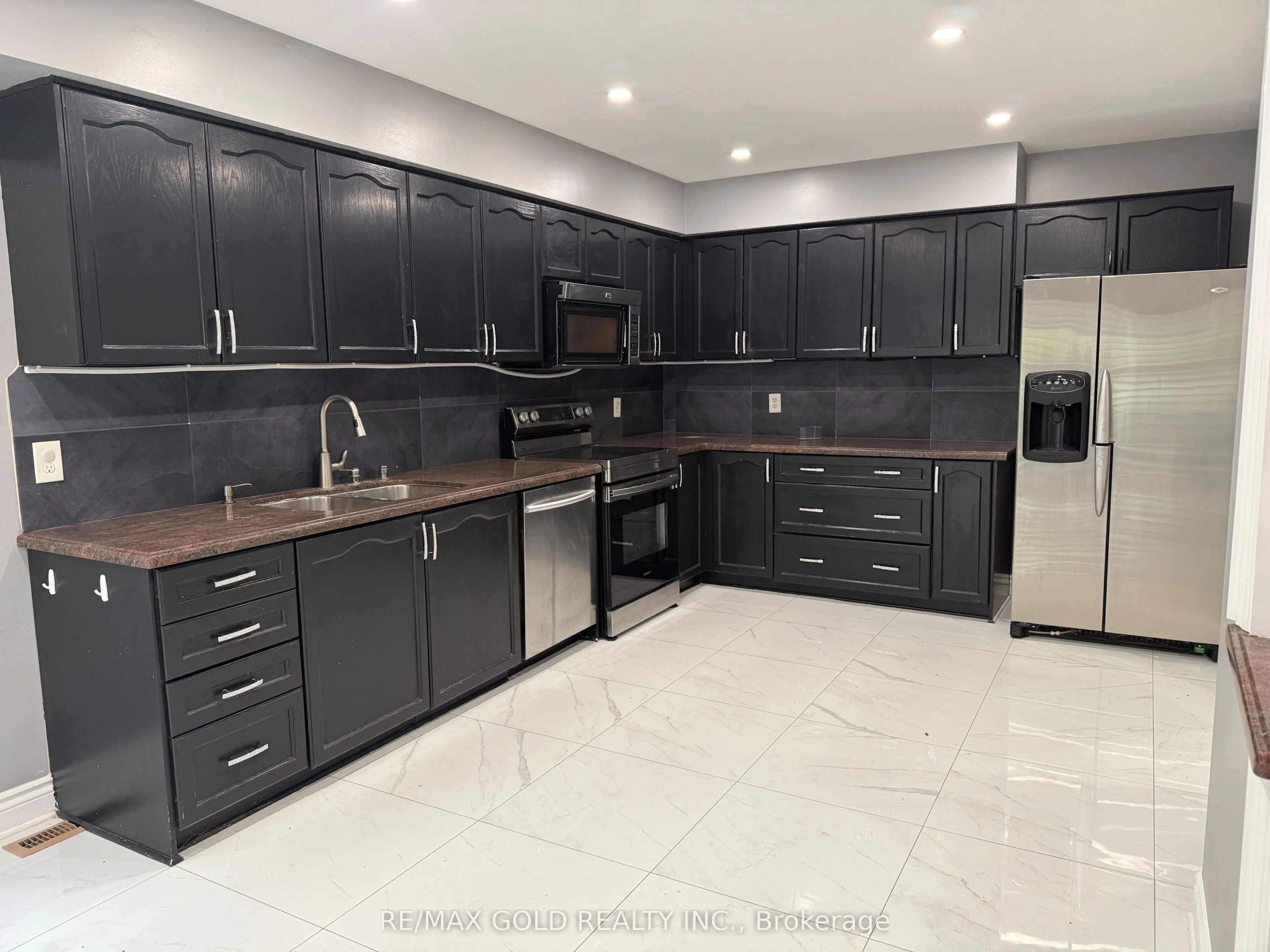159 Monte Carlo Drive, #Upper