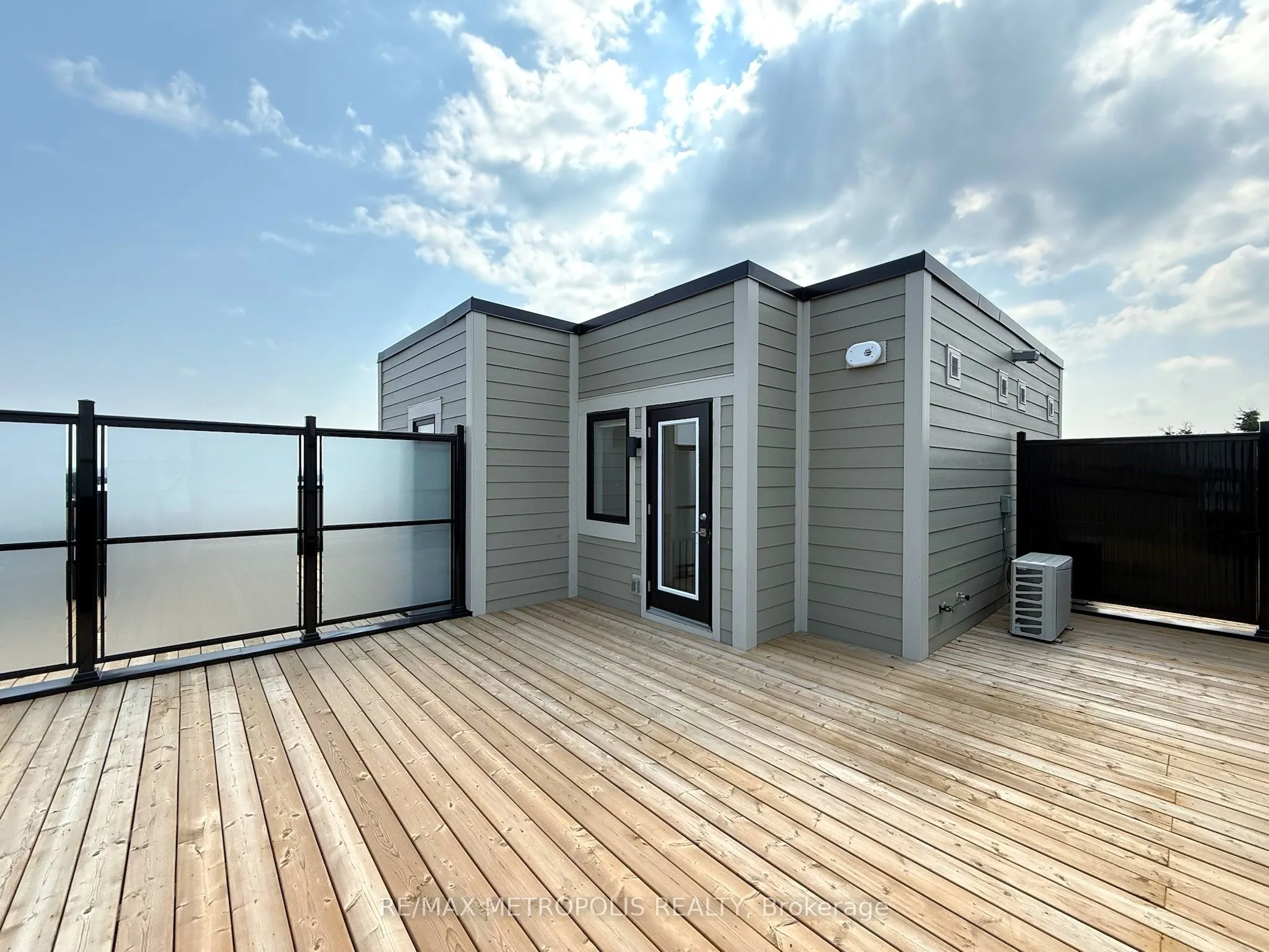 22 Lytham Green Circle, #25