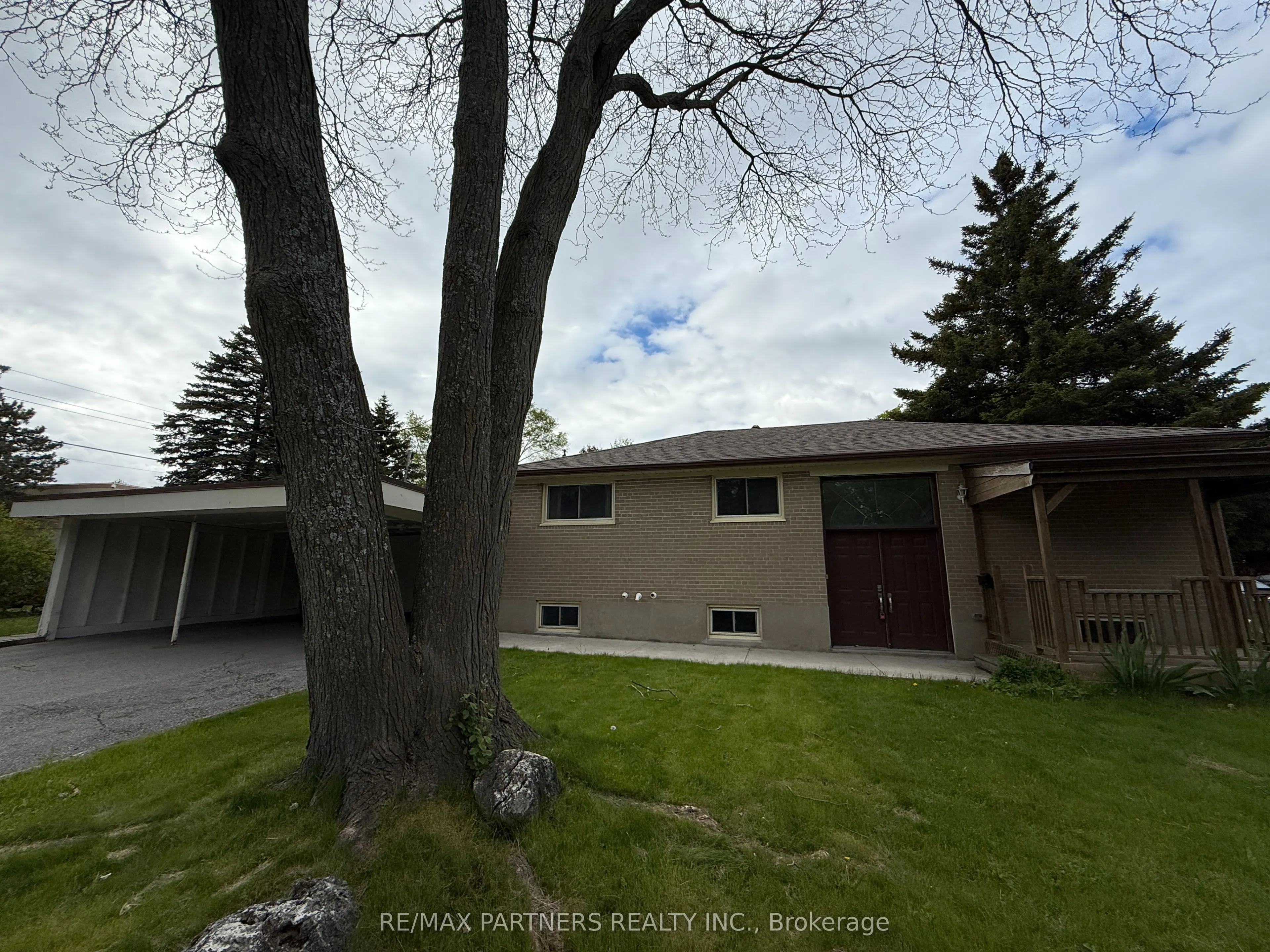77 Foreht Crescent