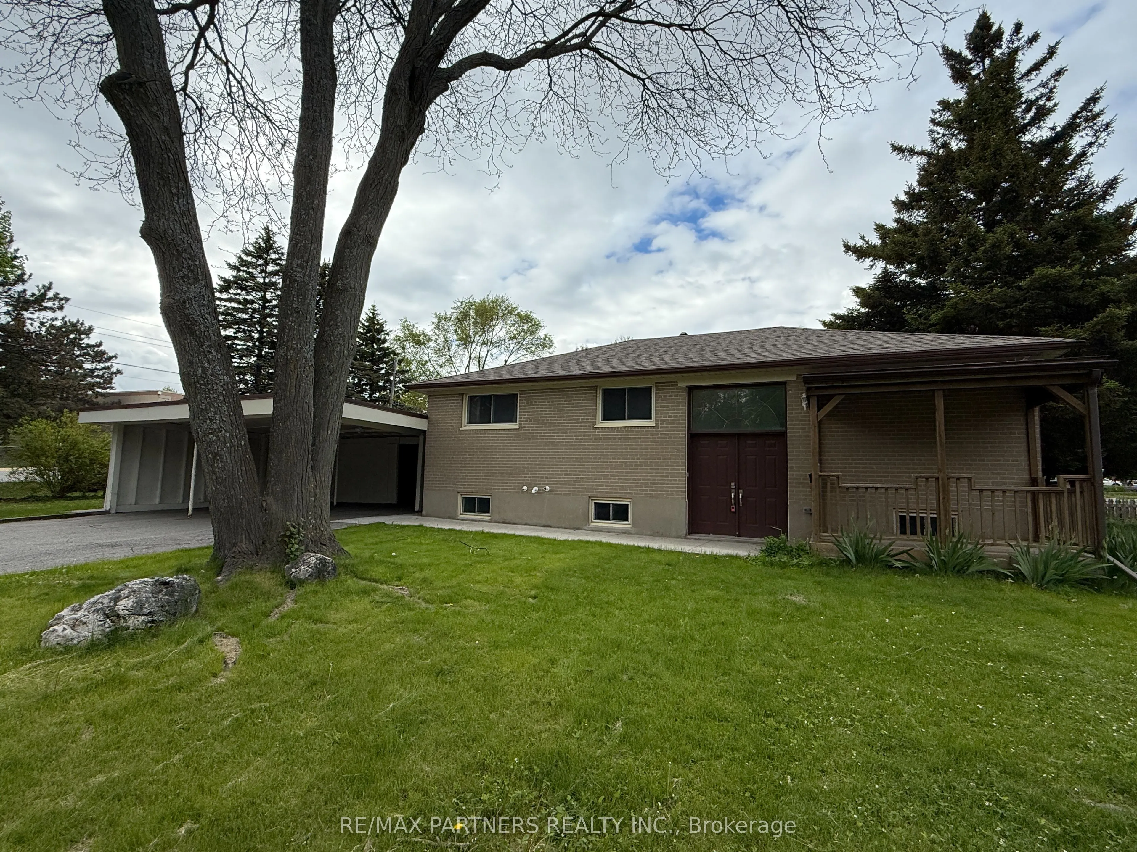 77 Foreht Crescent