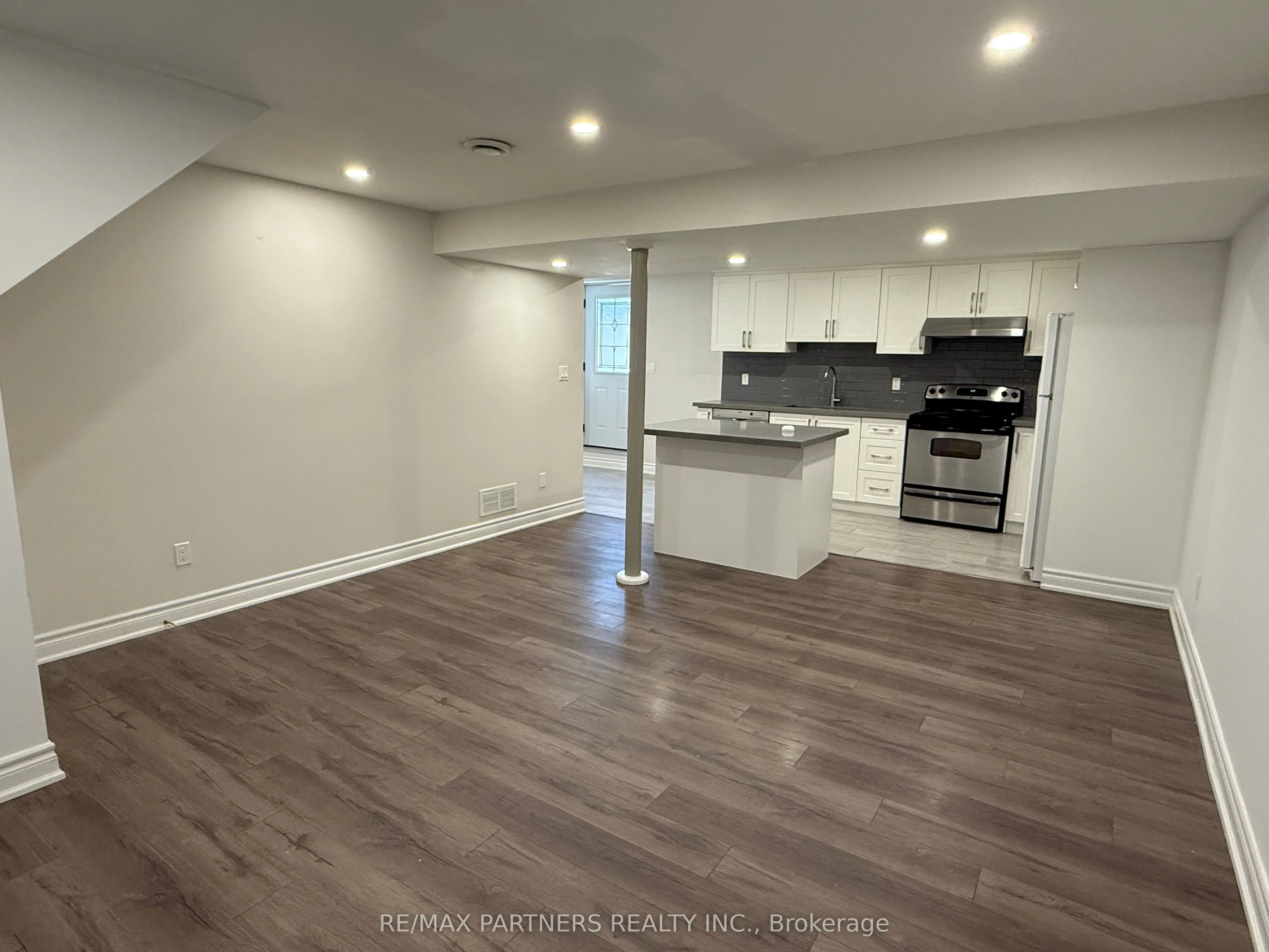 77 Foreht Crescent