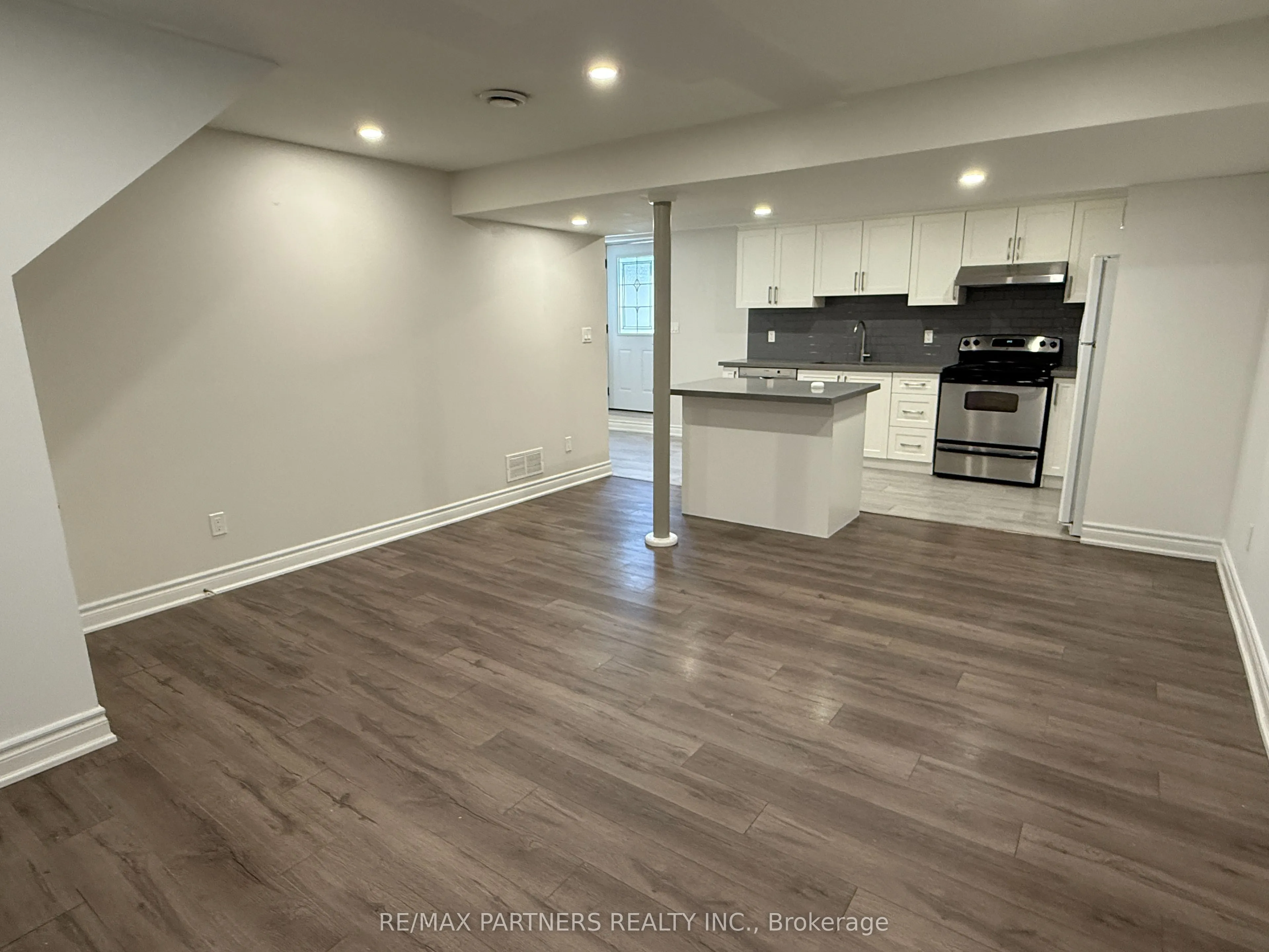 77 Foreht Crescent