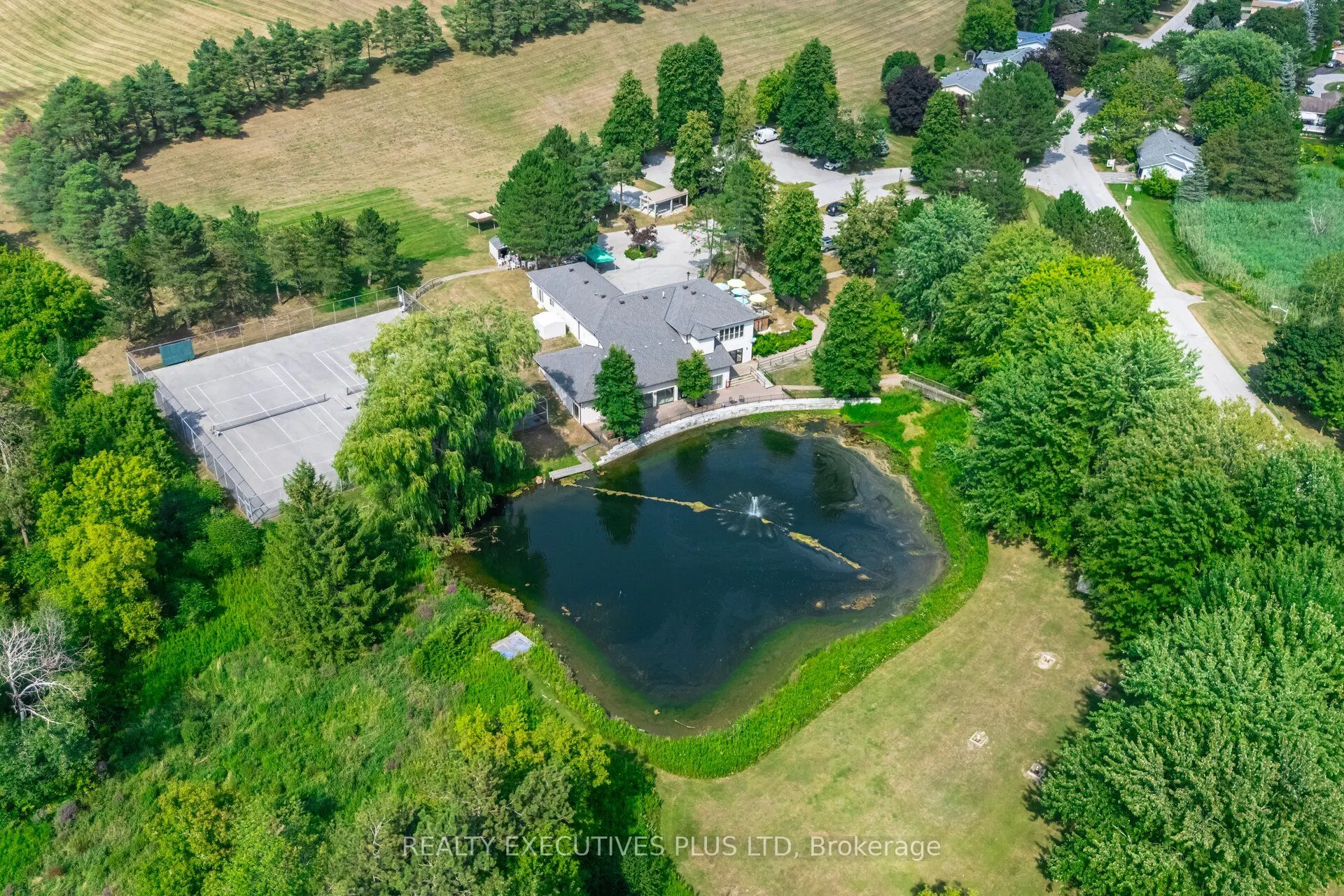 112 Tecumseth Pines Drive