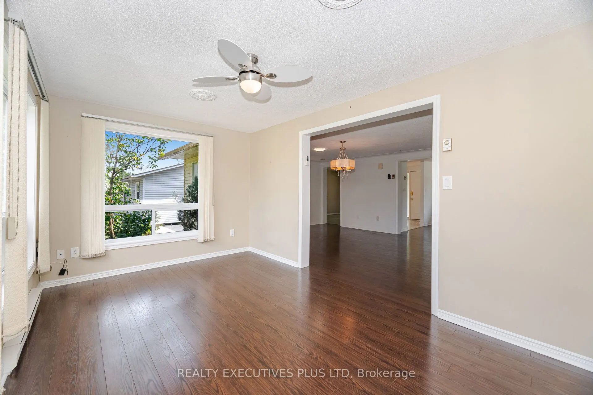 112 Tecumseth Pines Drive