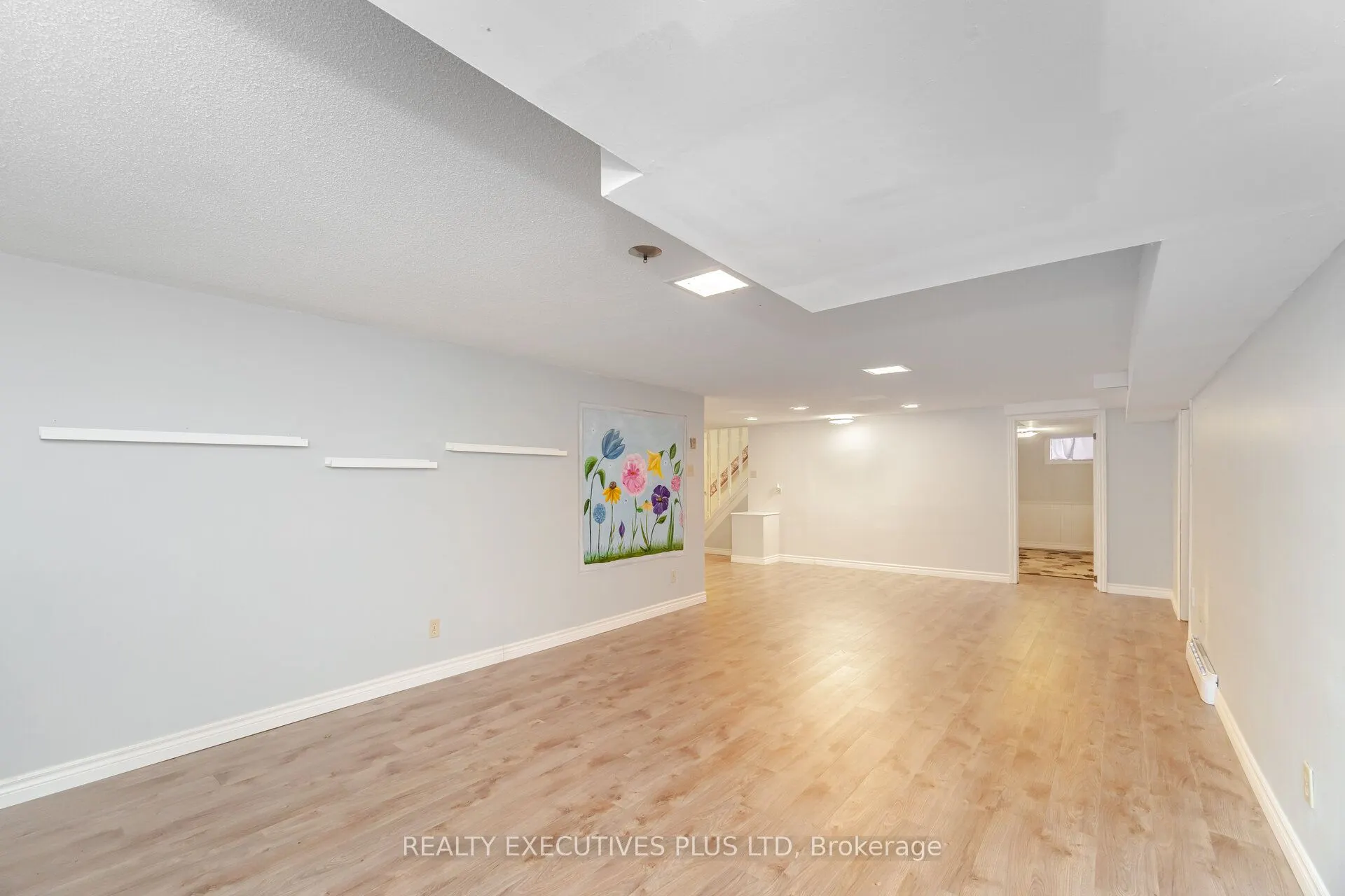 112 Tecumseth Pines Drive
