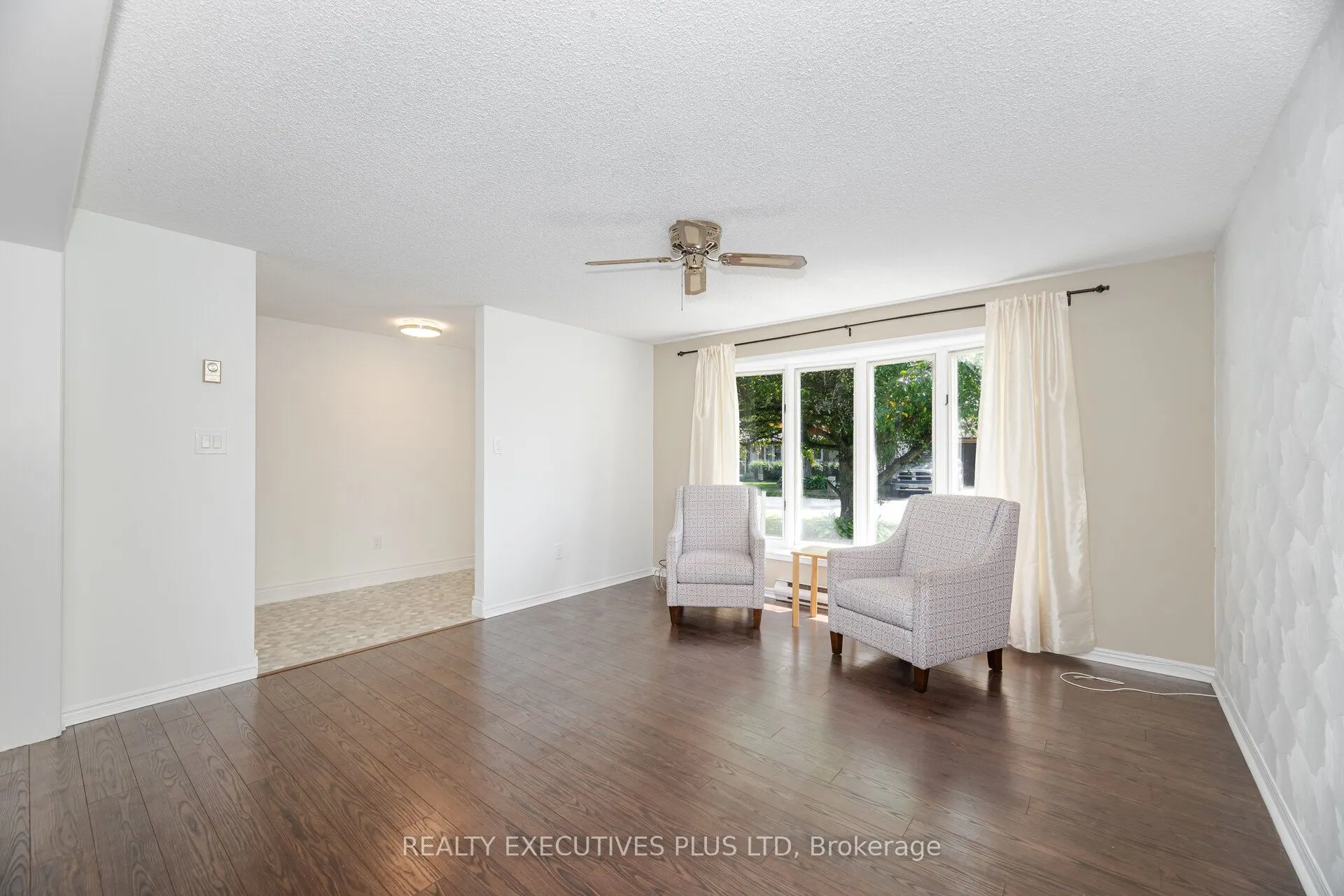 112 Tecumseth Pines Drive
