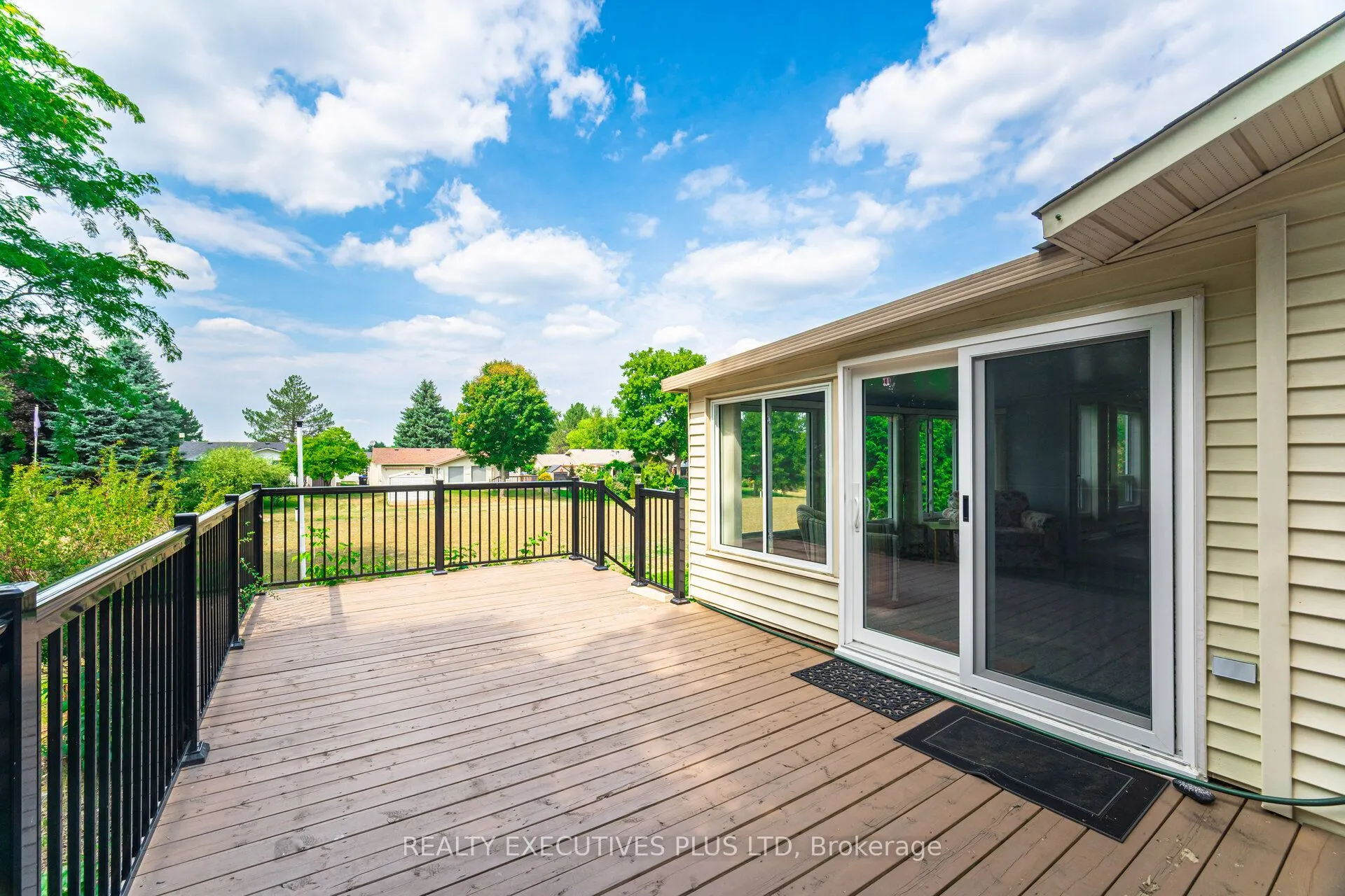 112 Tecumseth Pines Drive
