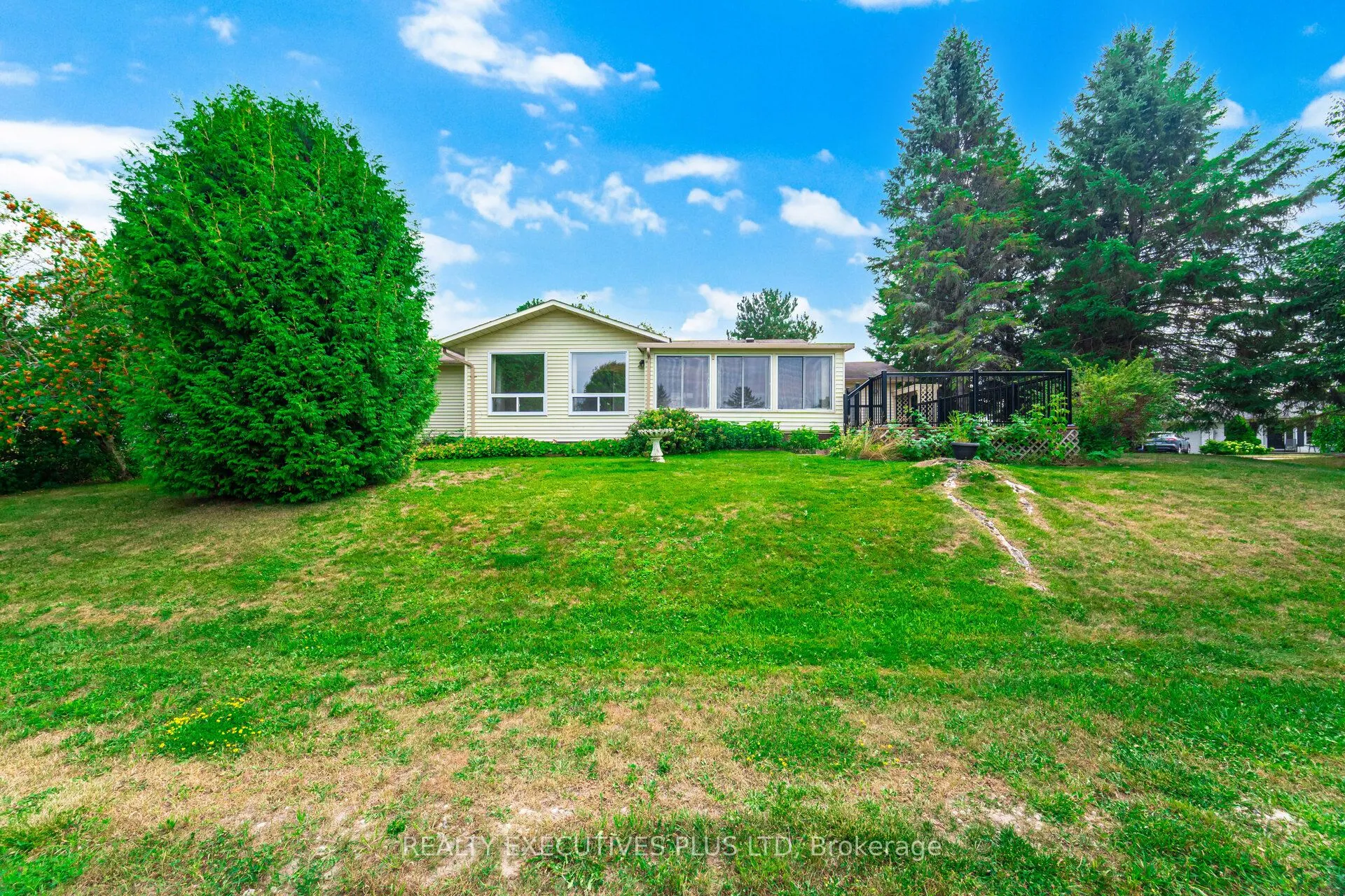112 Tecumseth Pines Drive