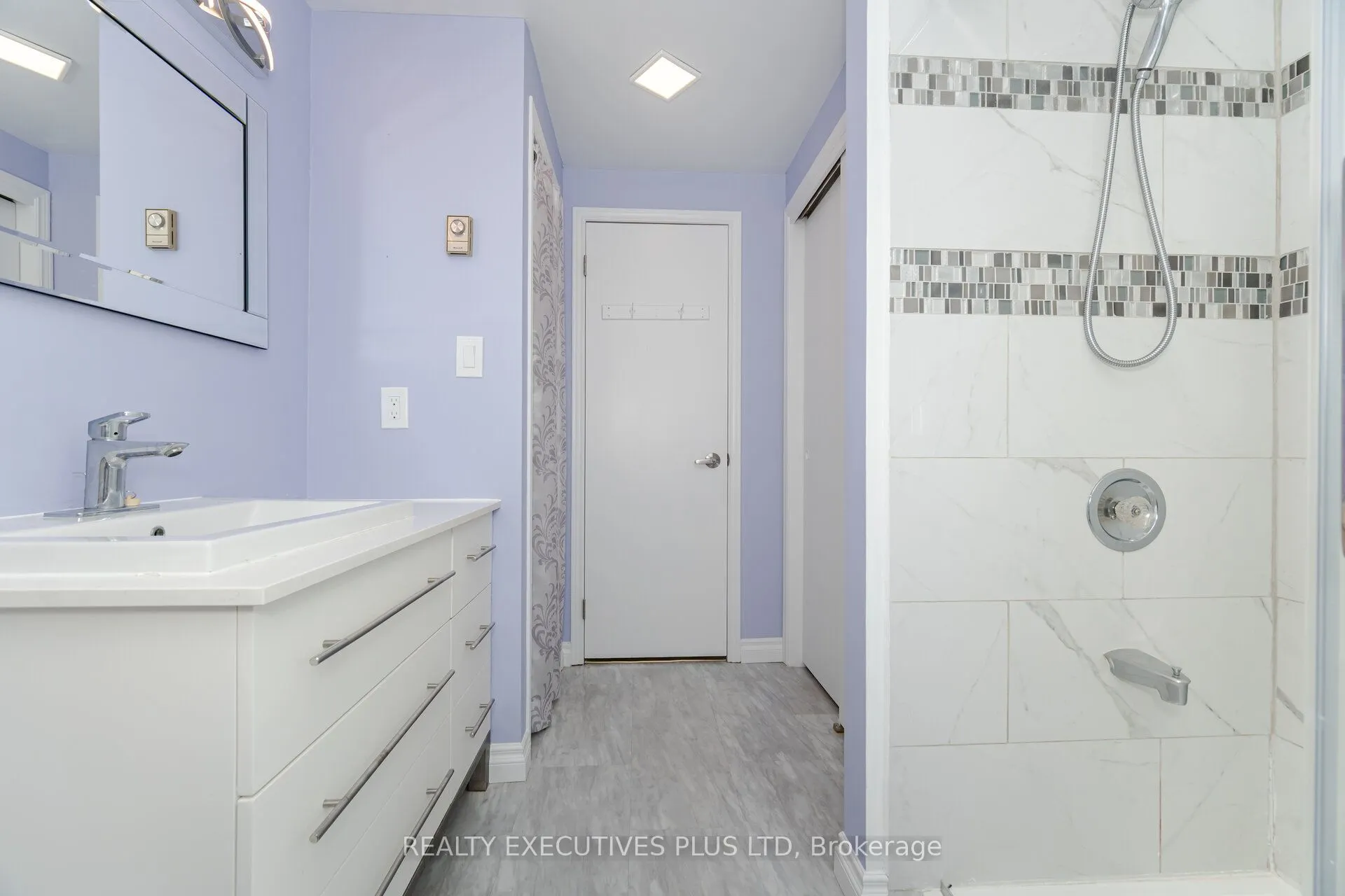 112 Tecumseth Pines Drive