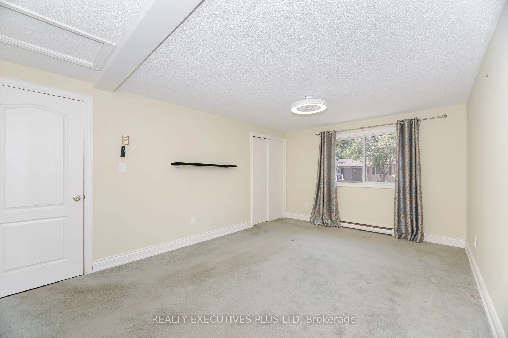112 Tecumseth Pines Drive
