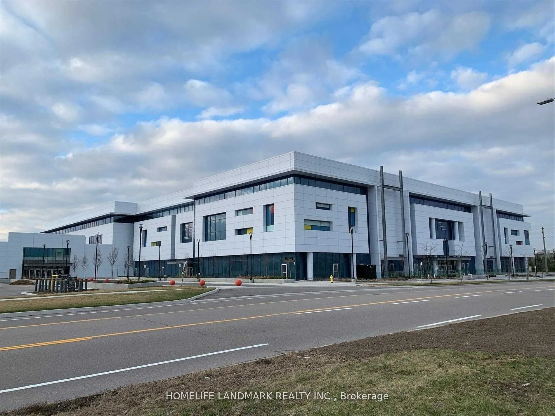 9390 Woodbine Avenue, #1B3