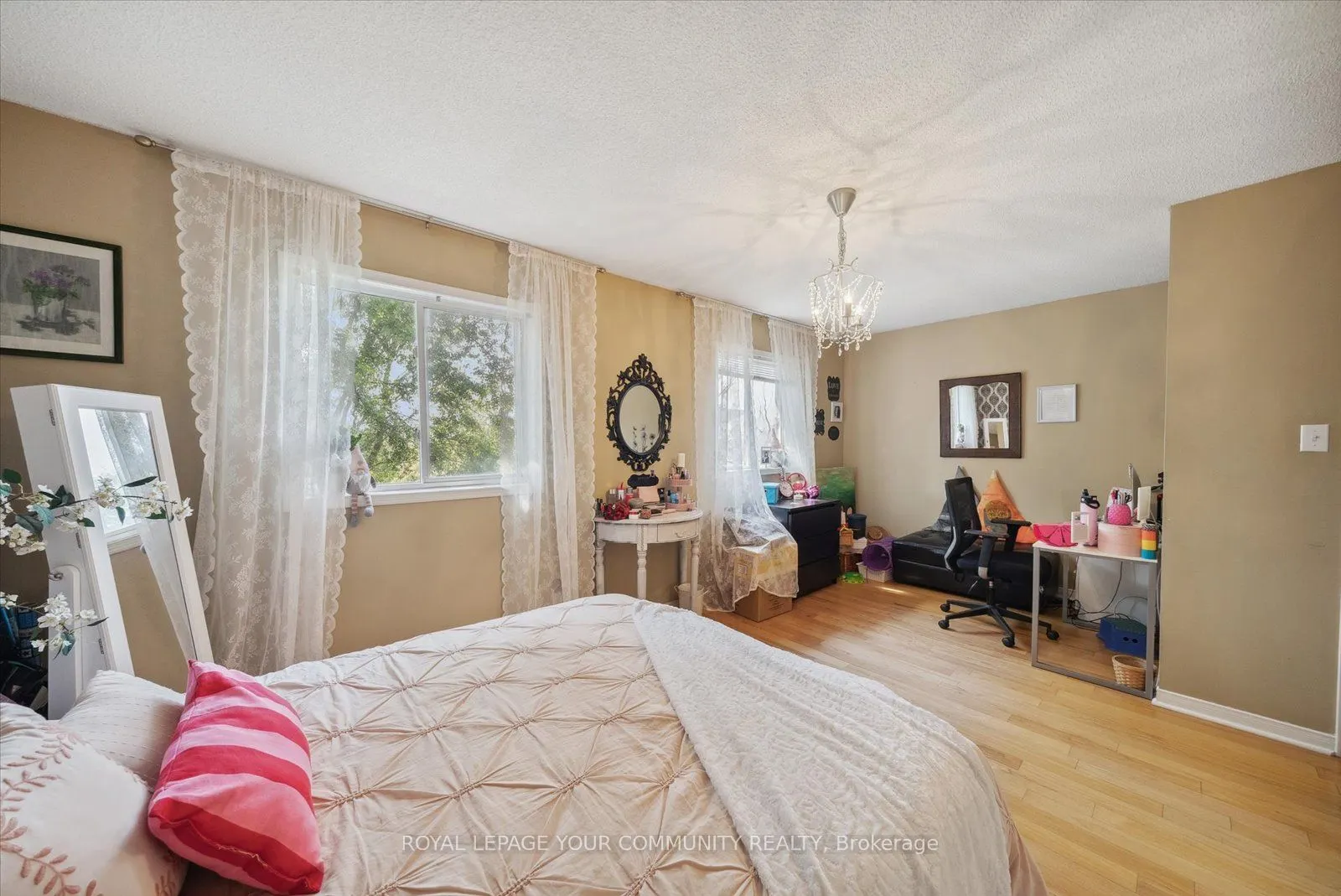 88 English Oak Drive