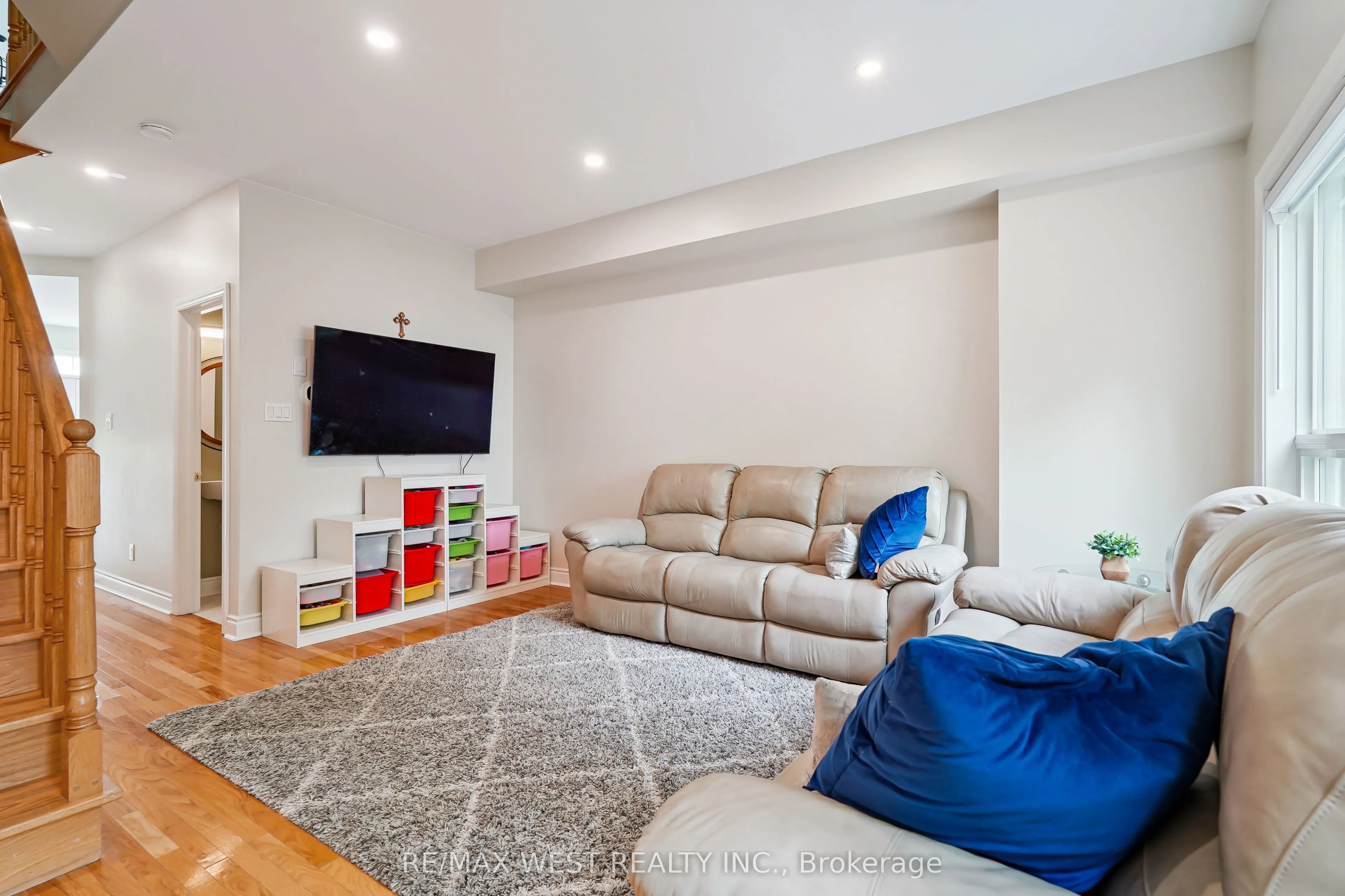 10 Loring Doolittle Court, #10