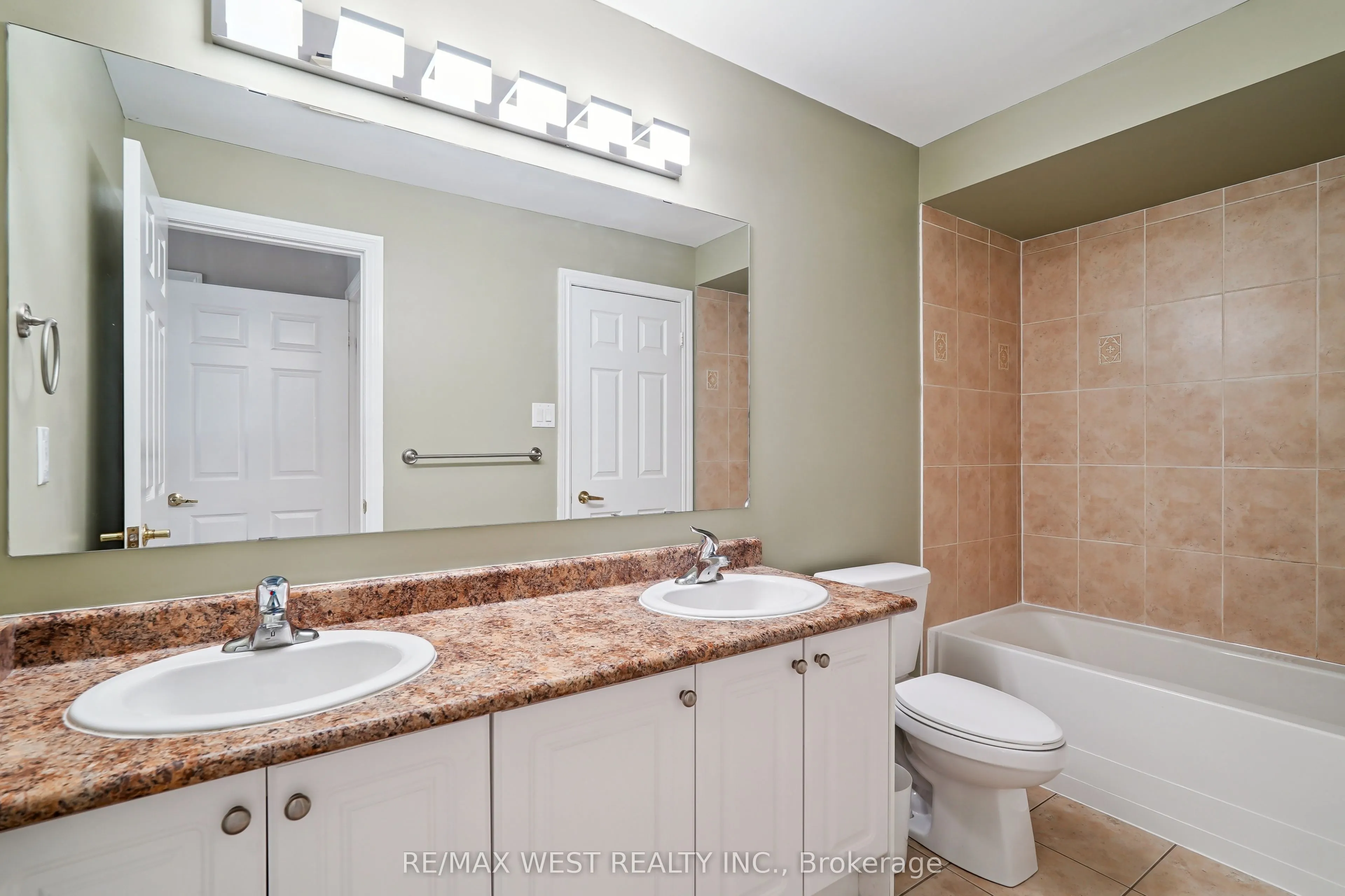 10 Loring Doolittle Court, #10