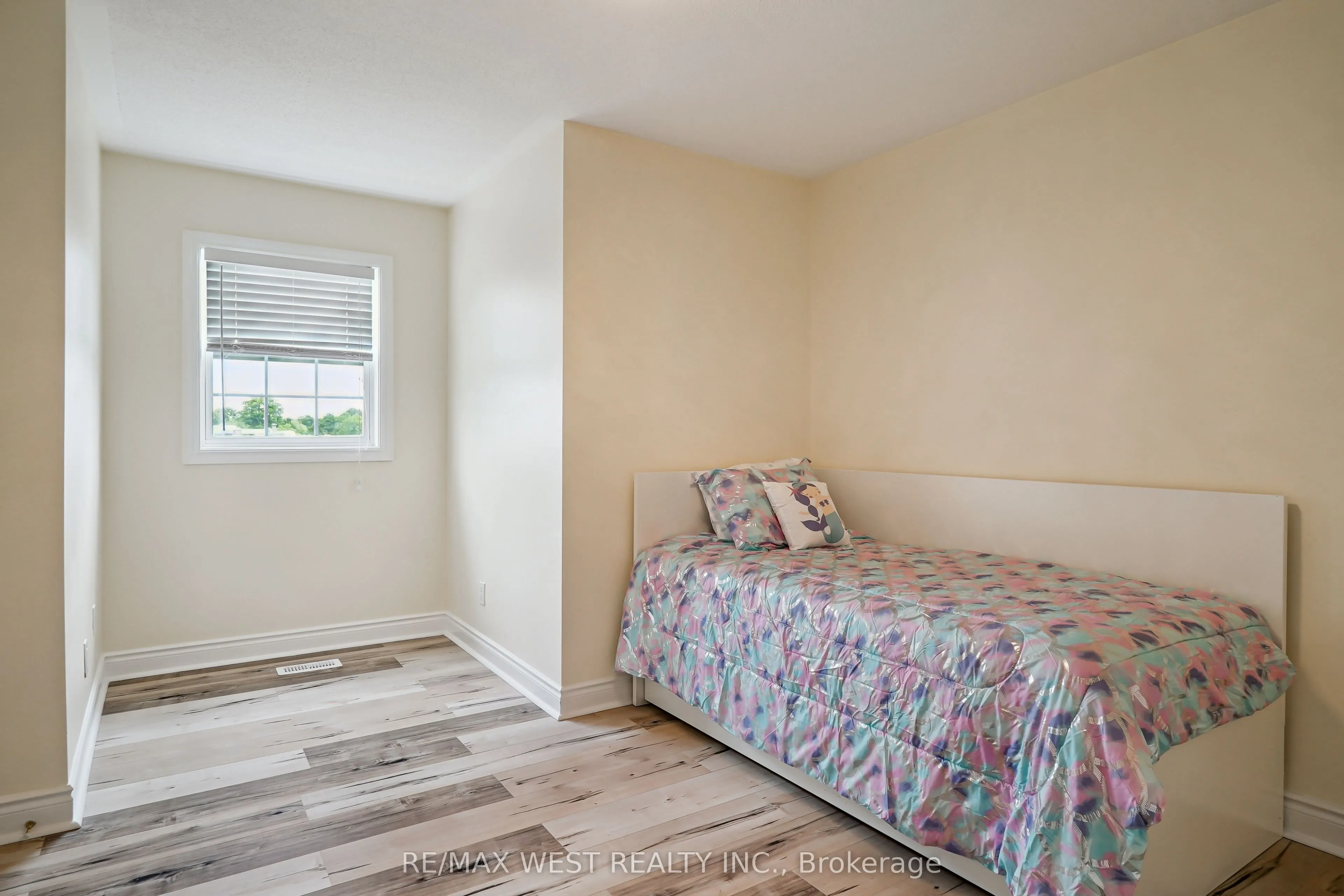 10 Loring Doolittle Court, #10