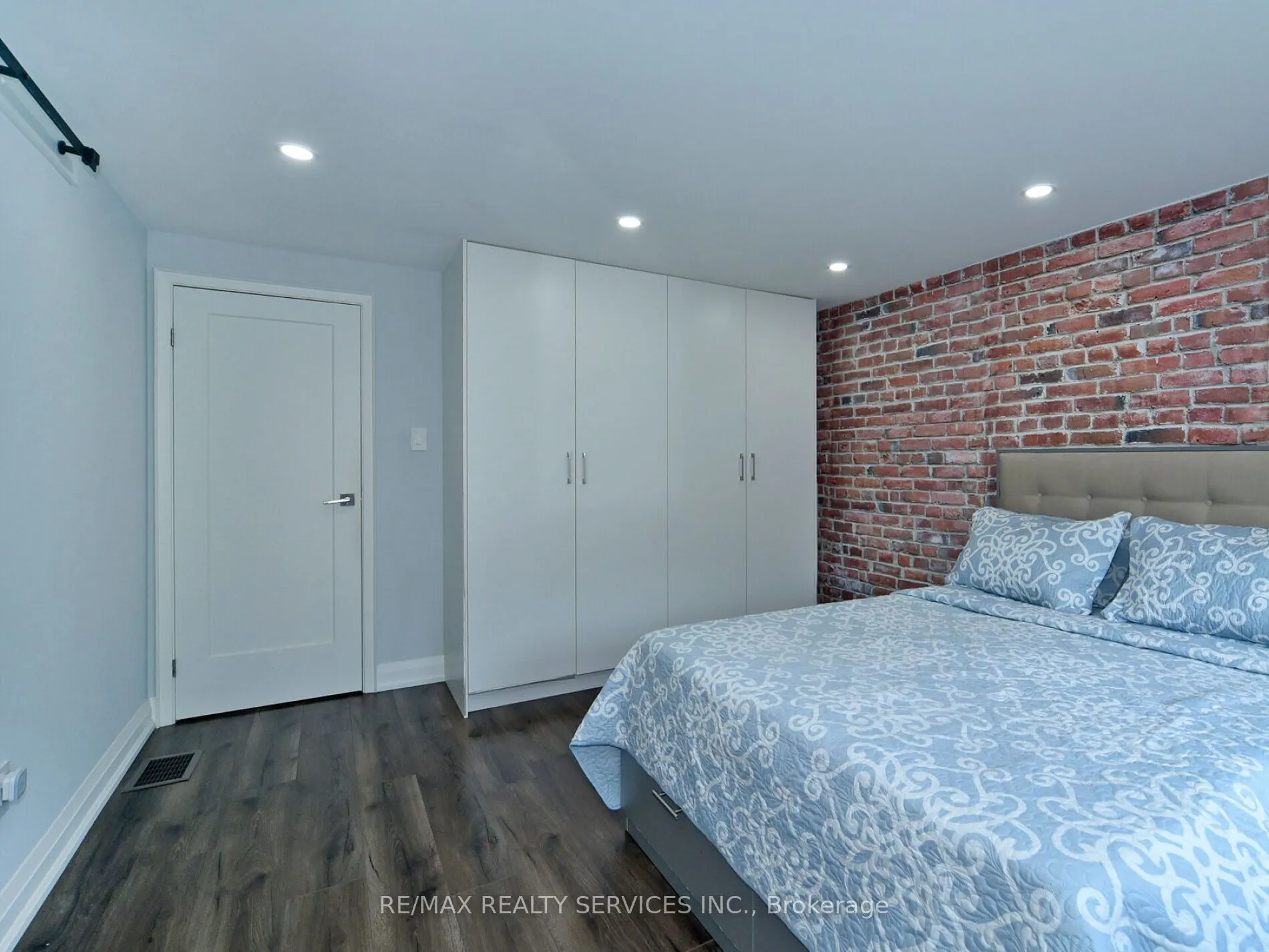 46 Lindisfarne Way E, #80