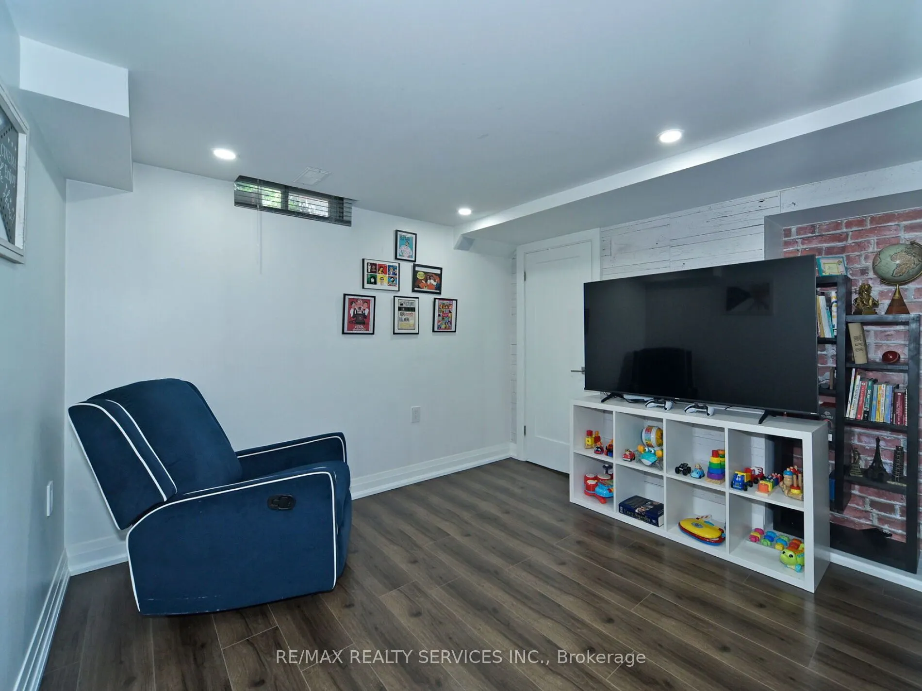 46 Lindisfarne Way E, #80