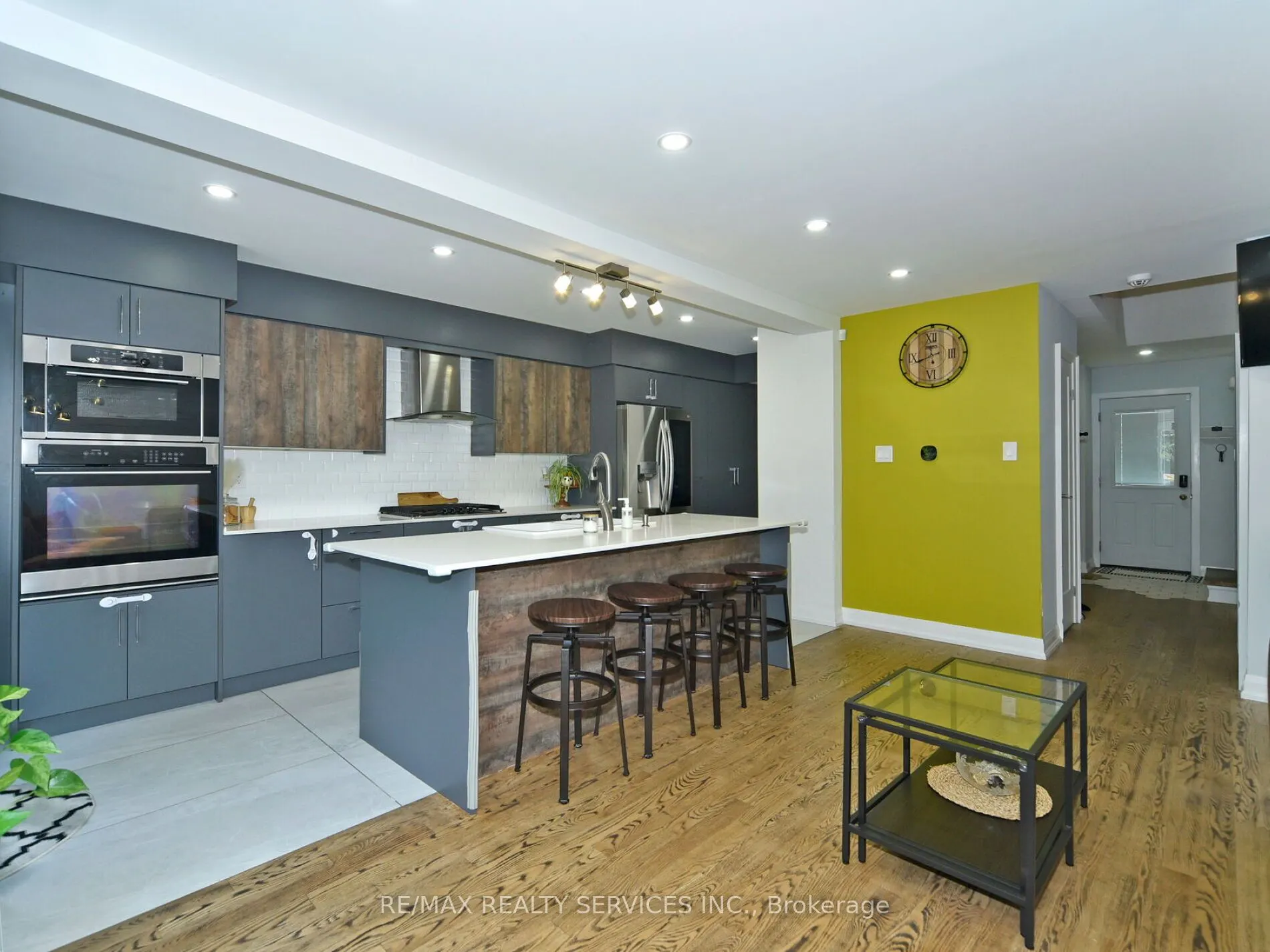 46 Lindisfarne Way E, #80