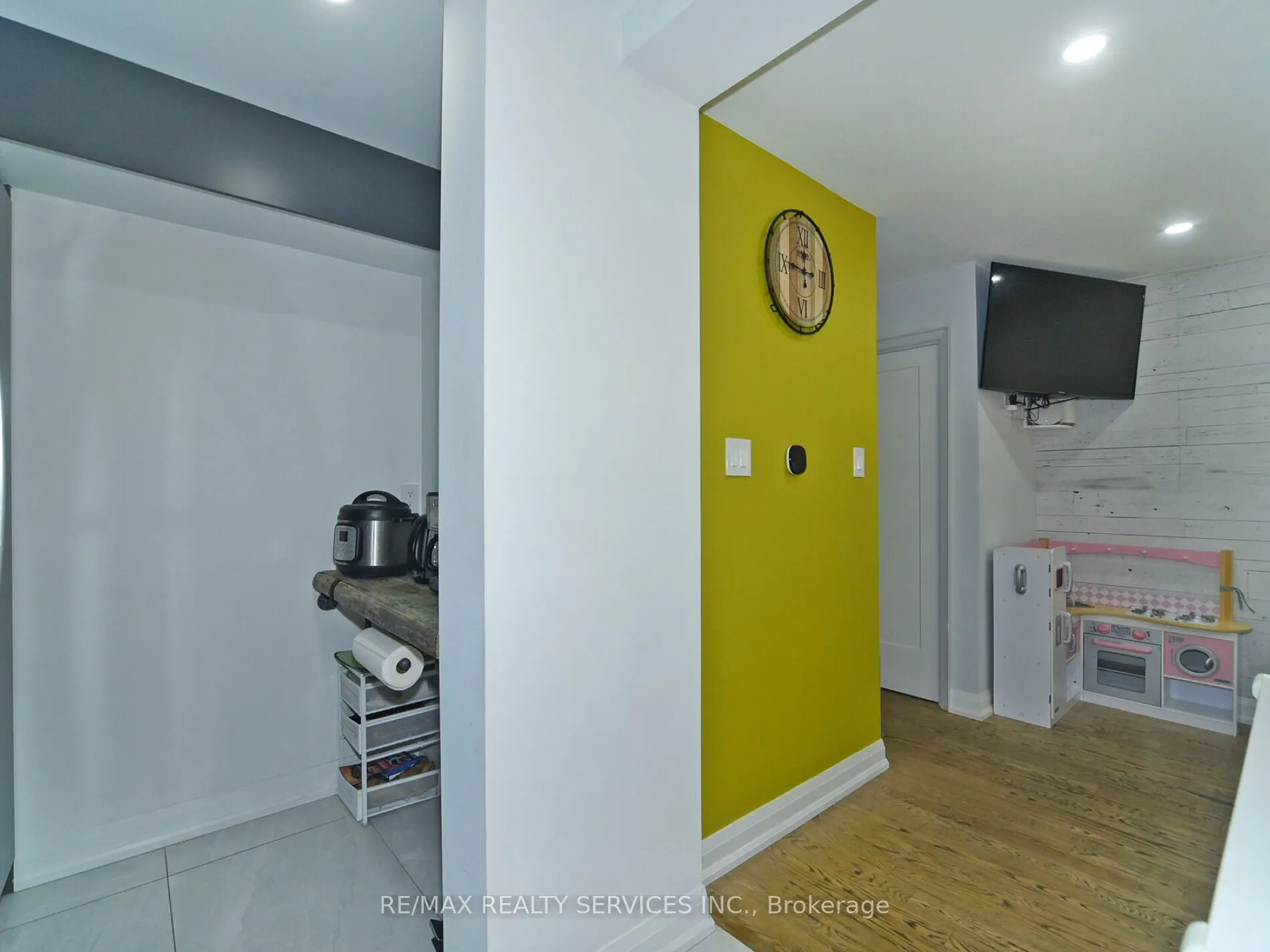 46 Lindisfarne Way E, #80