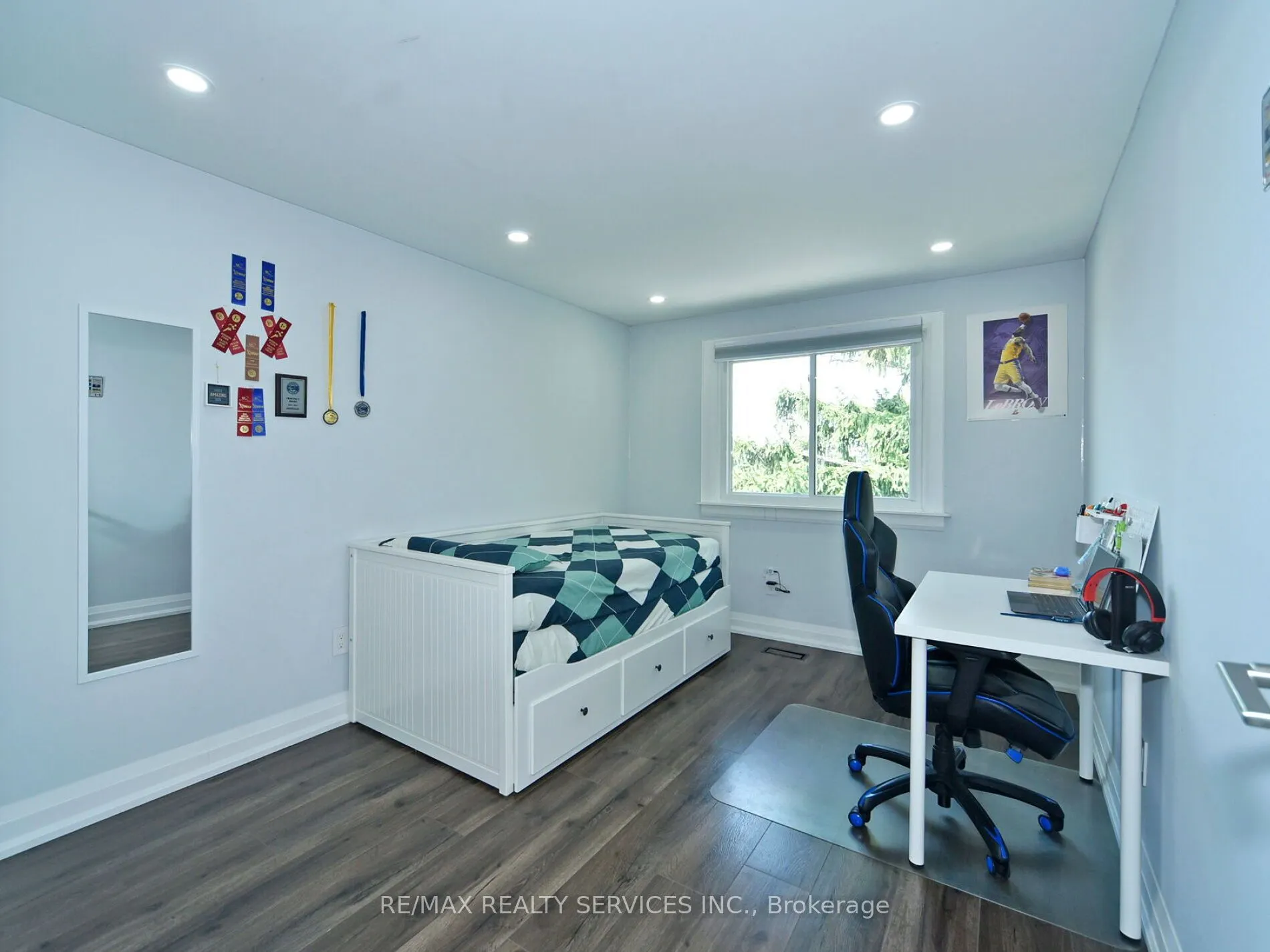 46 Lindisfarne Way E, #80
