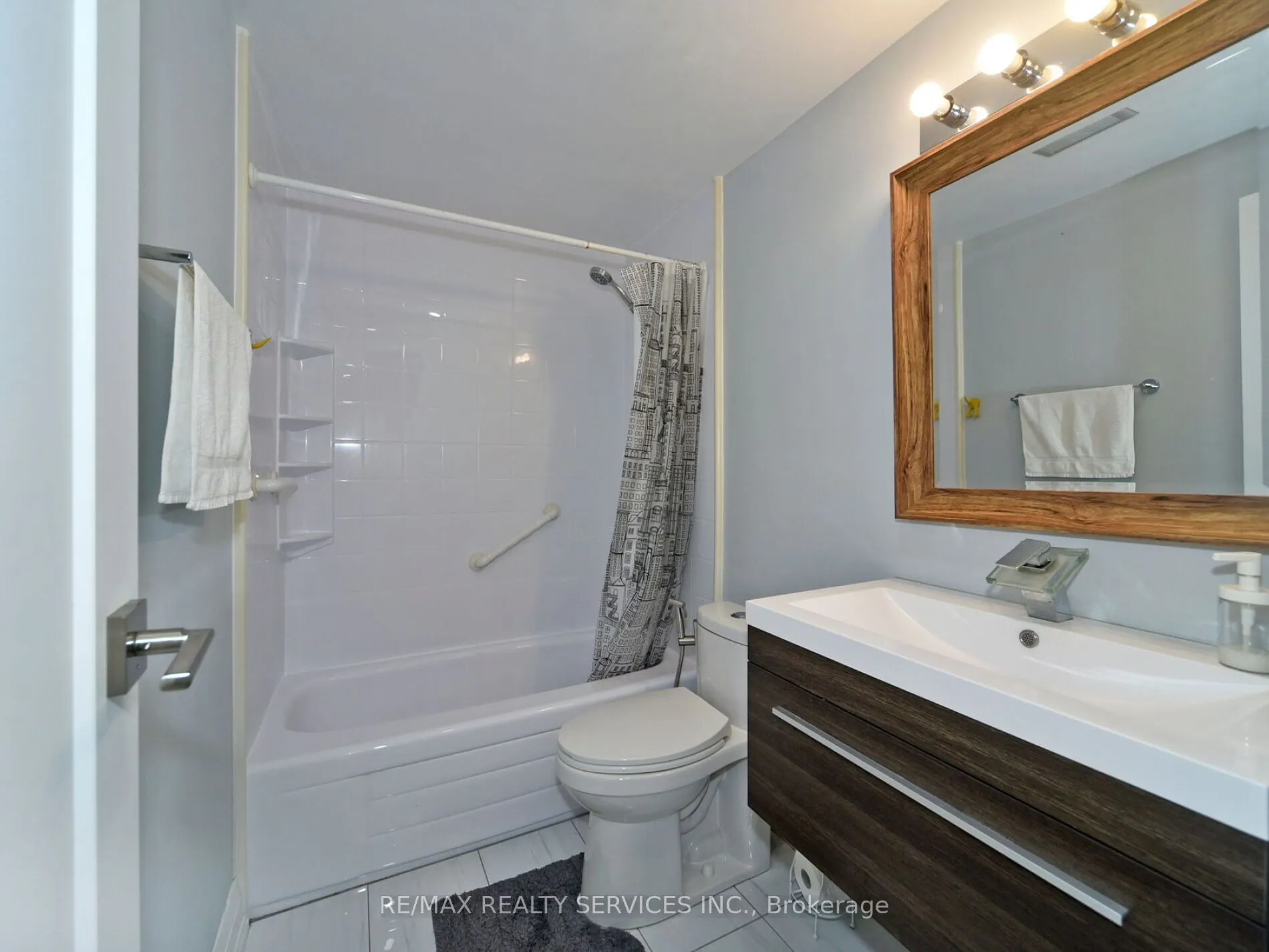 46 Lindisfarne Way E, #80