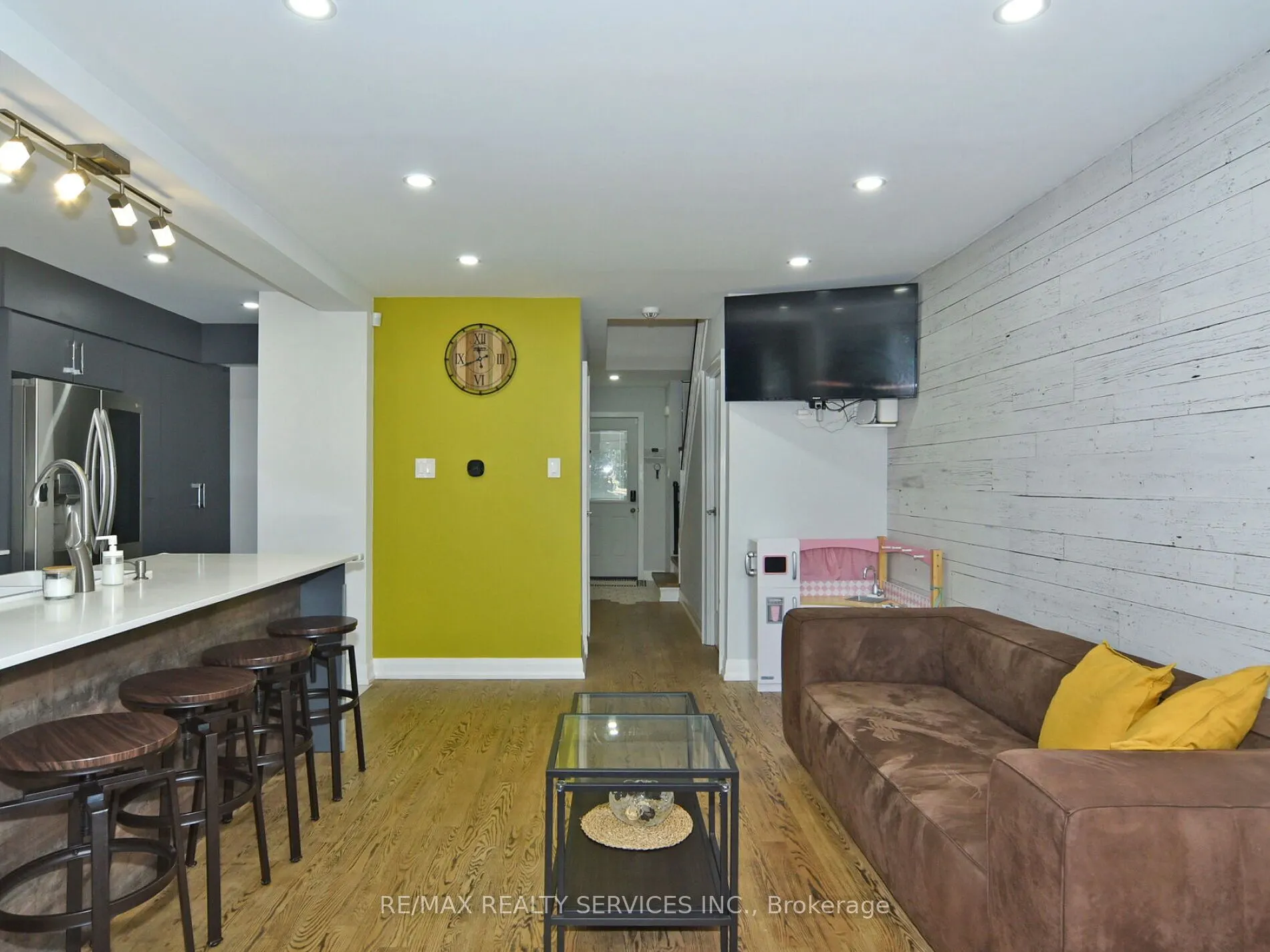 46 Lindisfarne Way E, #80